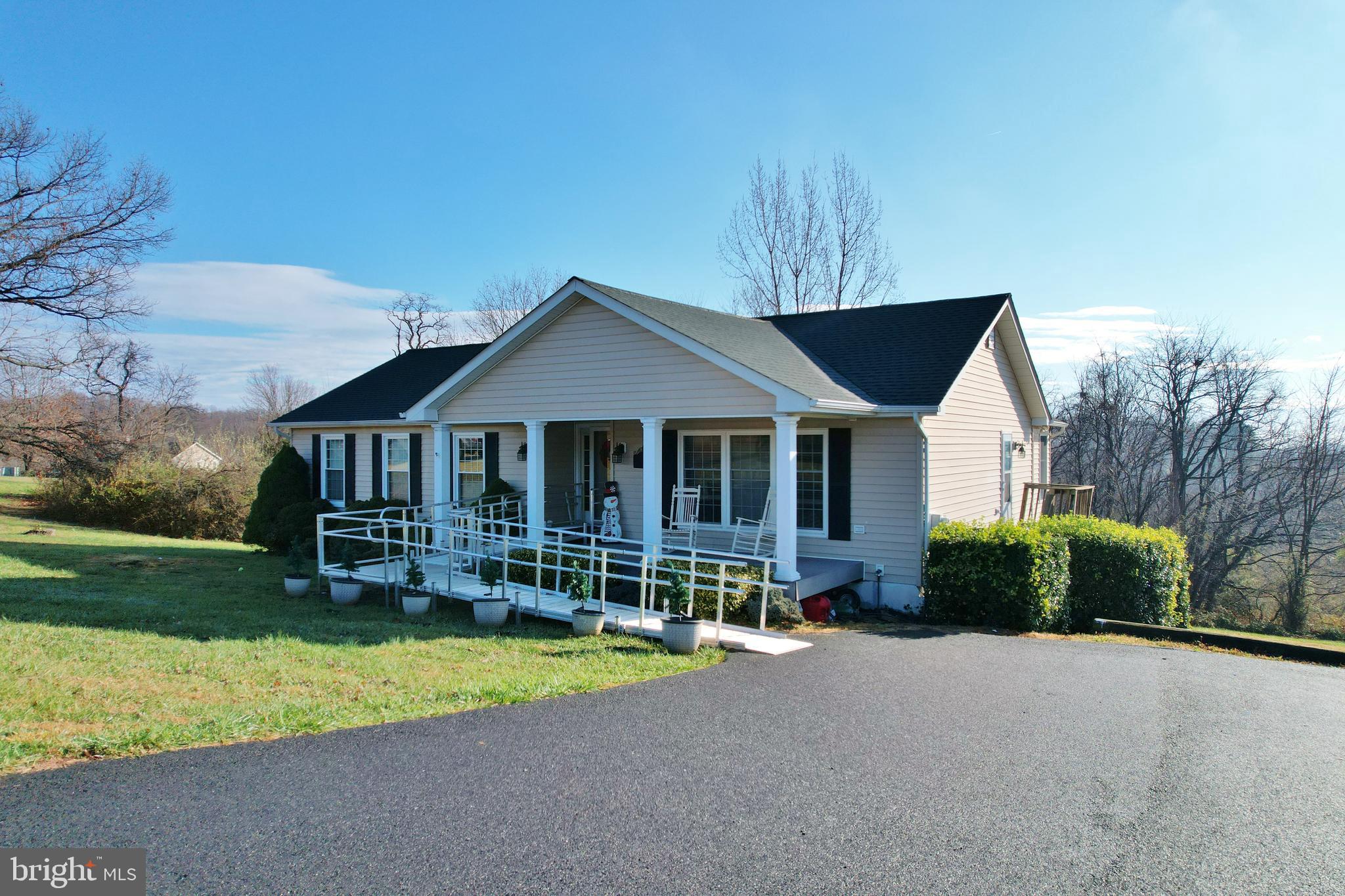 MANOR HILL ESTATES - Residential