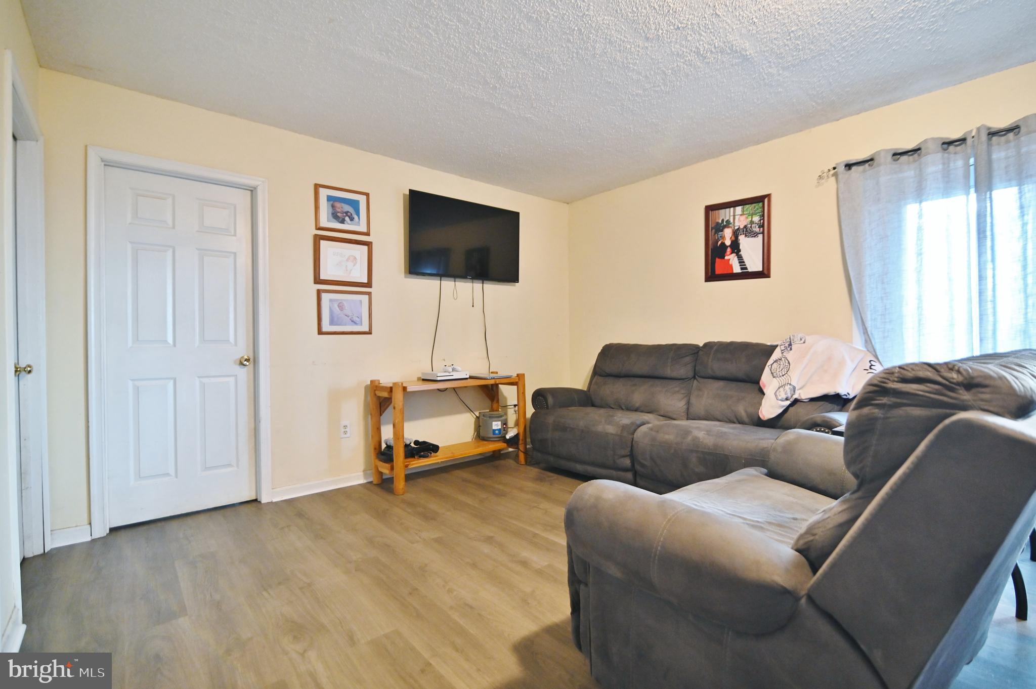 MANOR HILL ESTATES - Residential