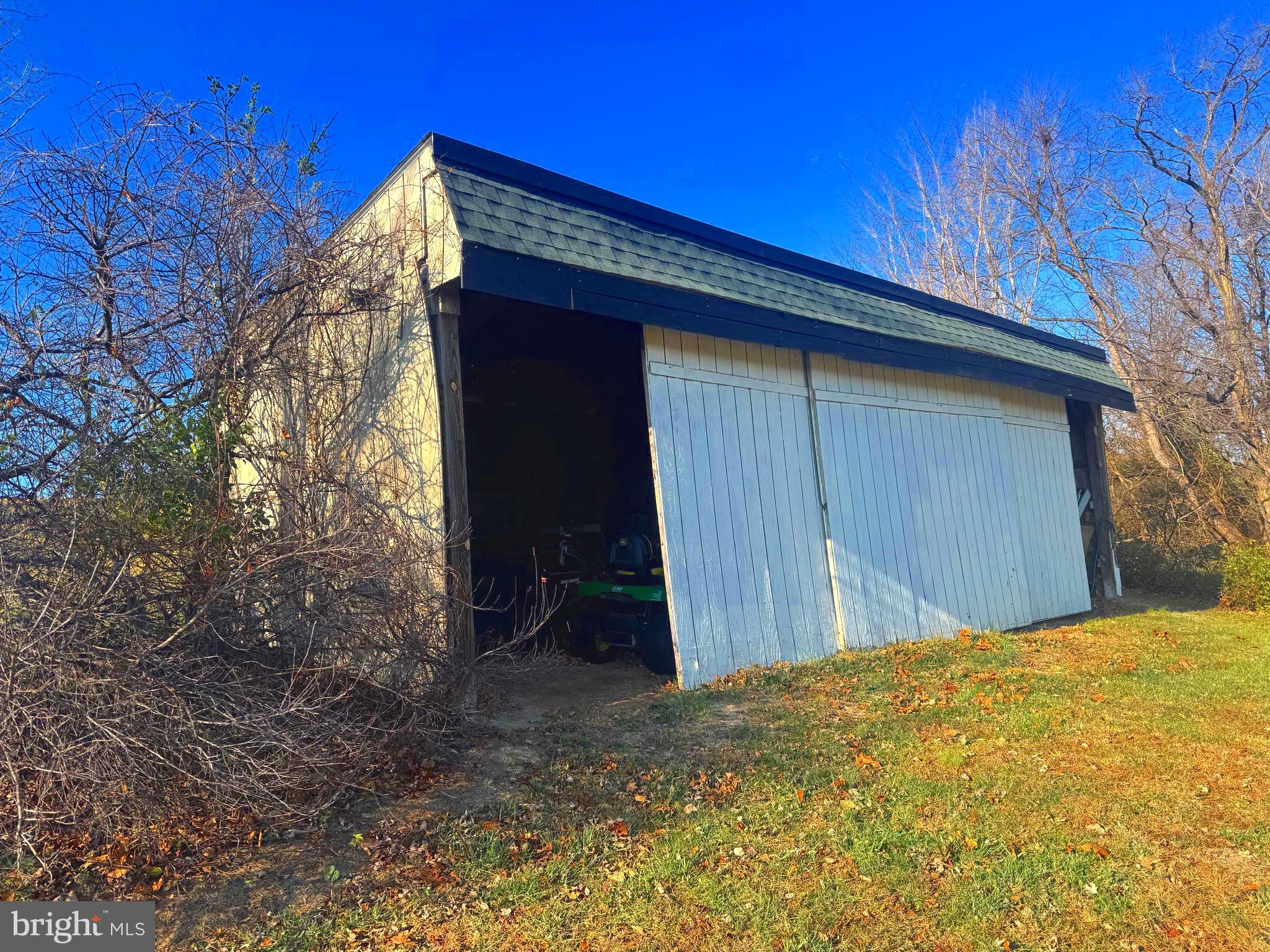 522 MANOR HILL DRIVE