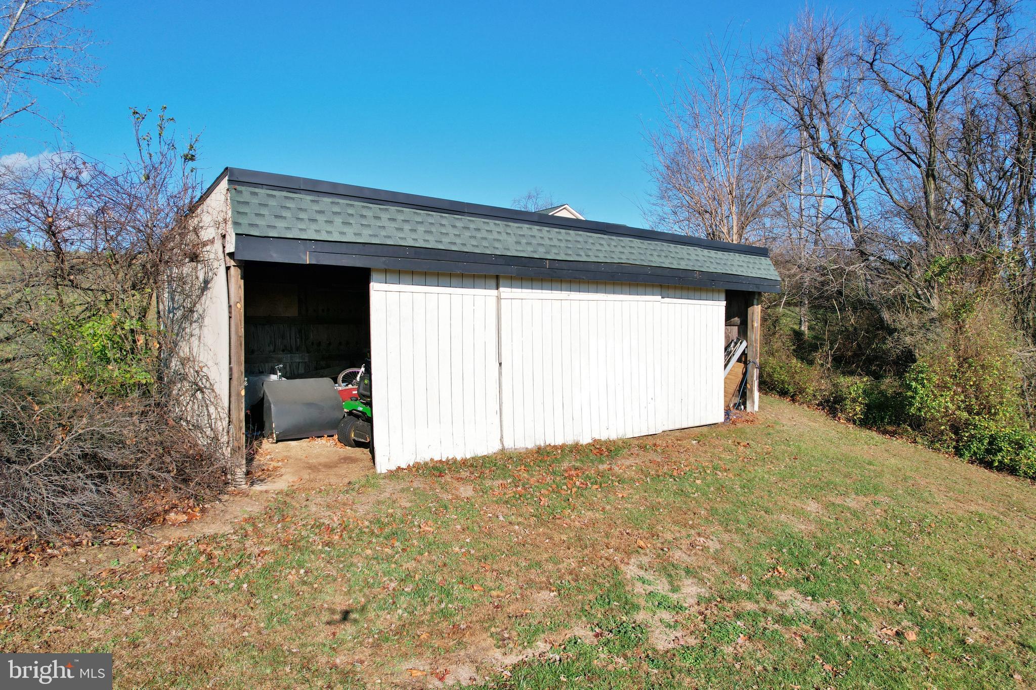 MANOR HILL ESTATES - Residential