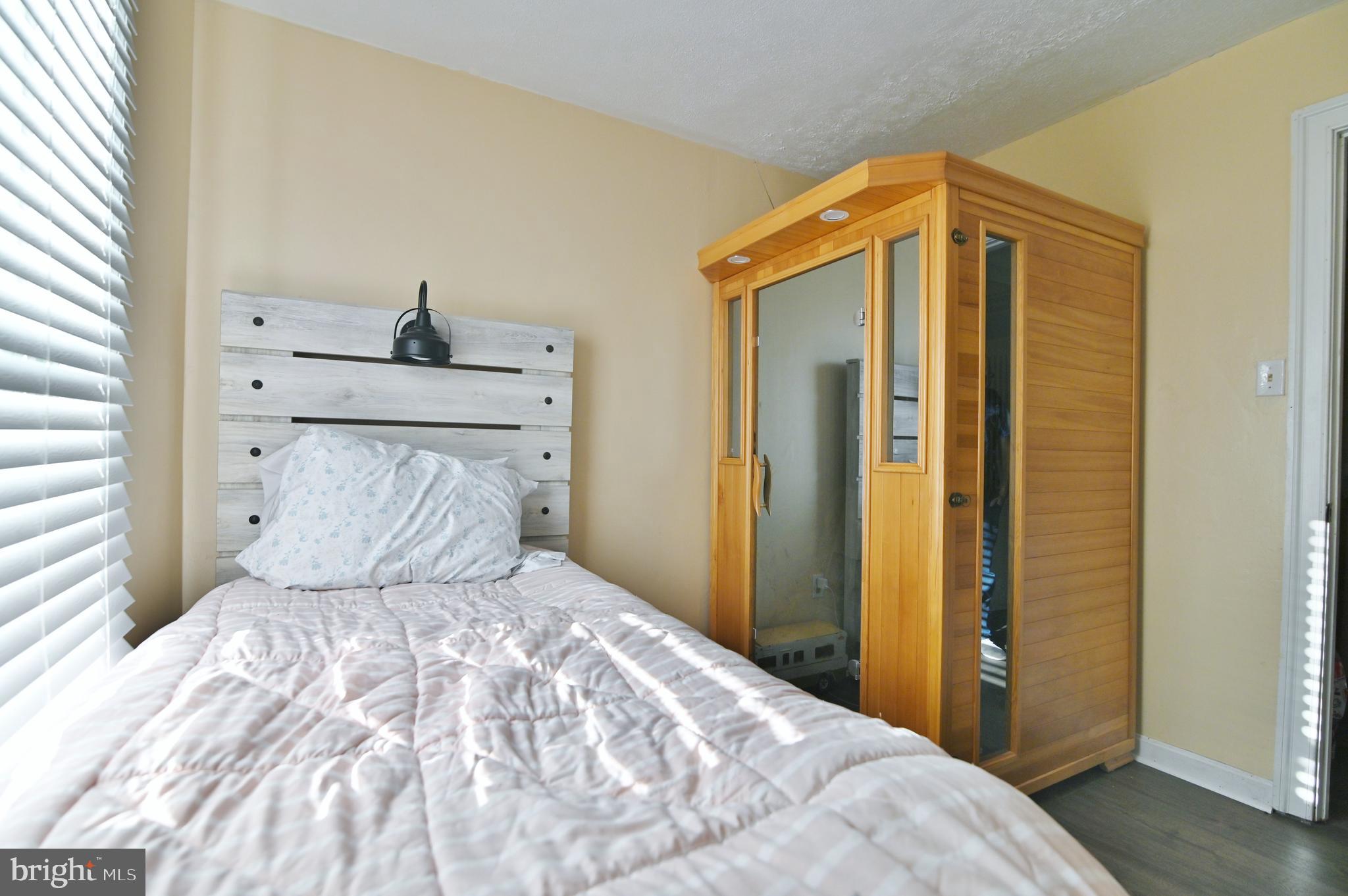 MANOR HILL ESTATES - Residential