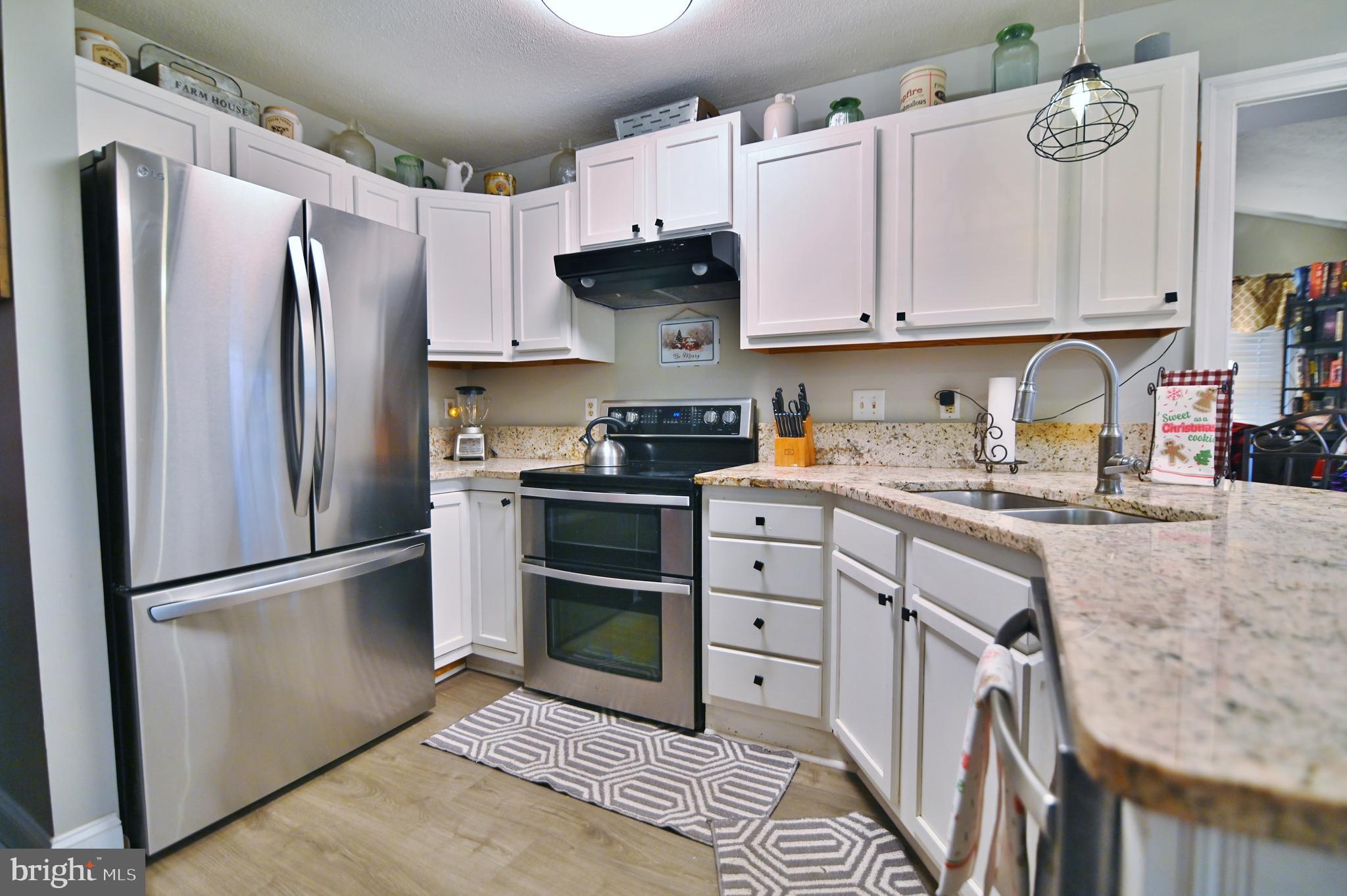 MANOR HILL ESTATES - Residential