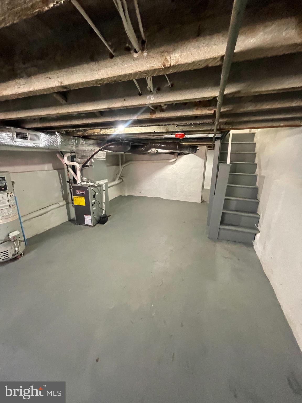 GIRARD ESTATES - Residential Lease