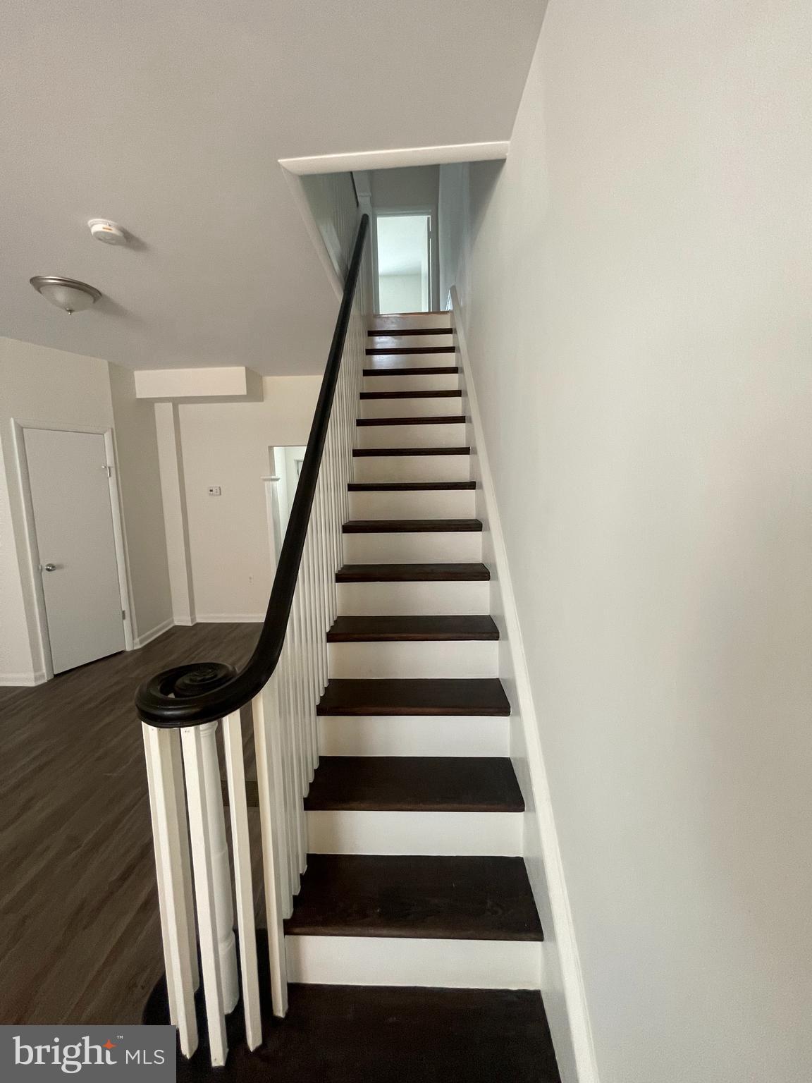 GIRARD ESTATES - Residential Lease