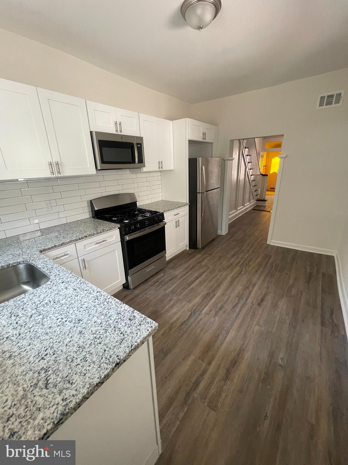 GIRARD ESTATES - Residential Lease