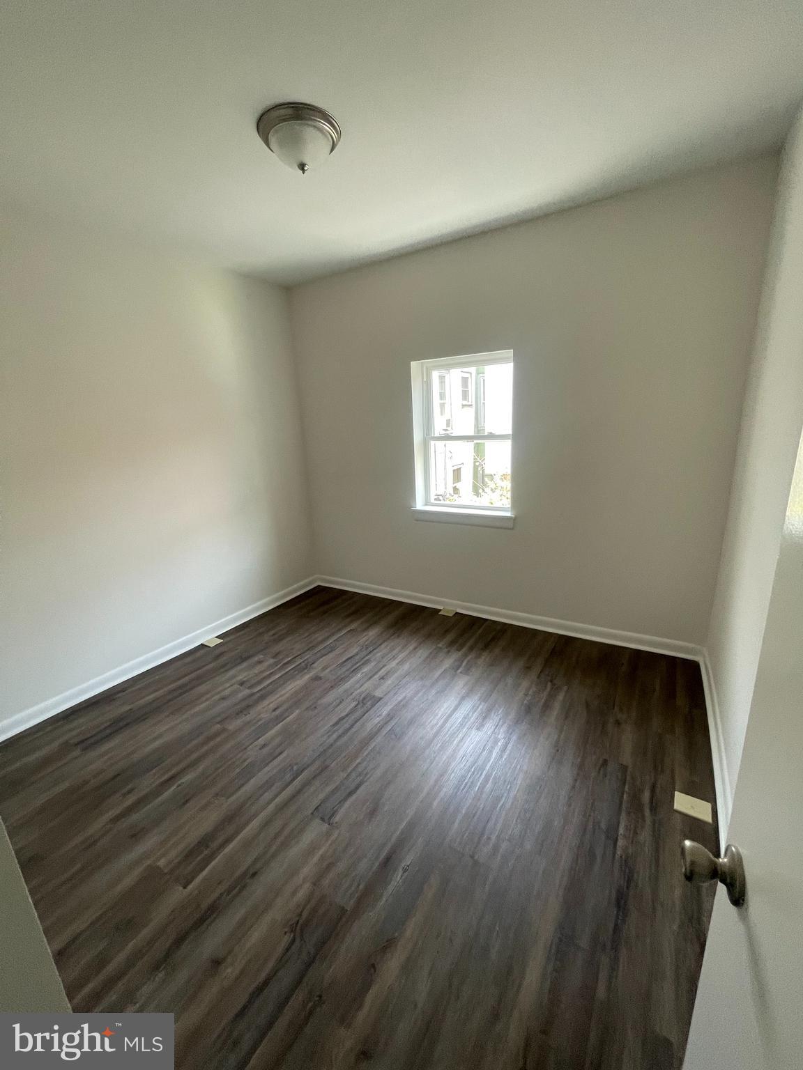 GIRARD ESTATES - Residential Lease