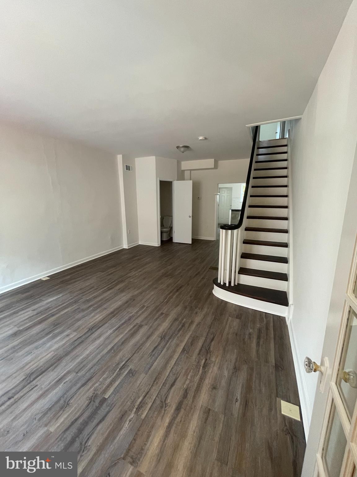 GIRARD ESTATES - Residential Lease