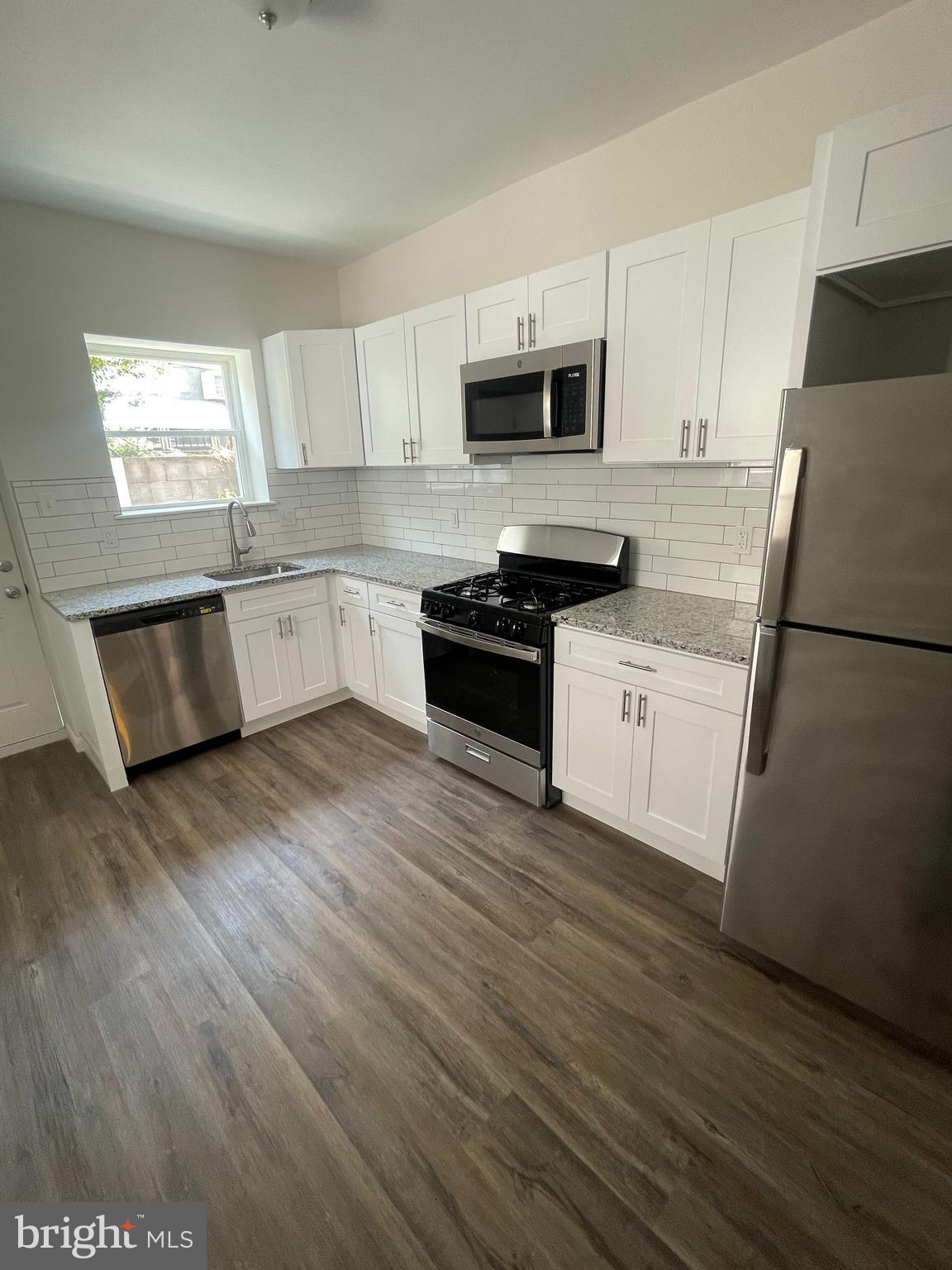 GIRARD ESTATES - Residential Lease