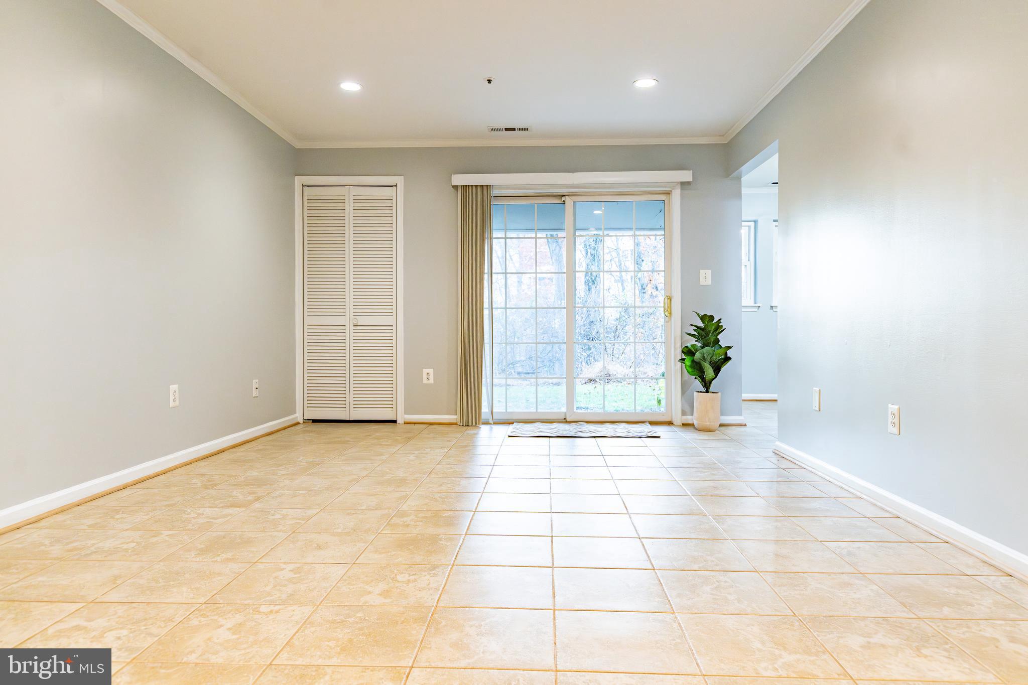 MONTGOMERY RUN - Residential