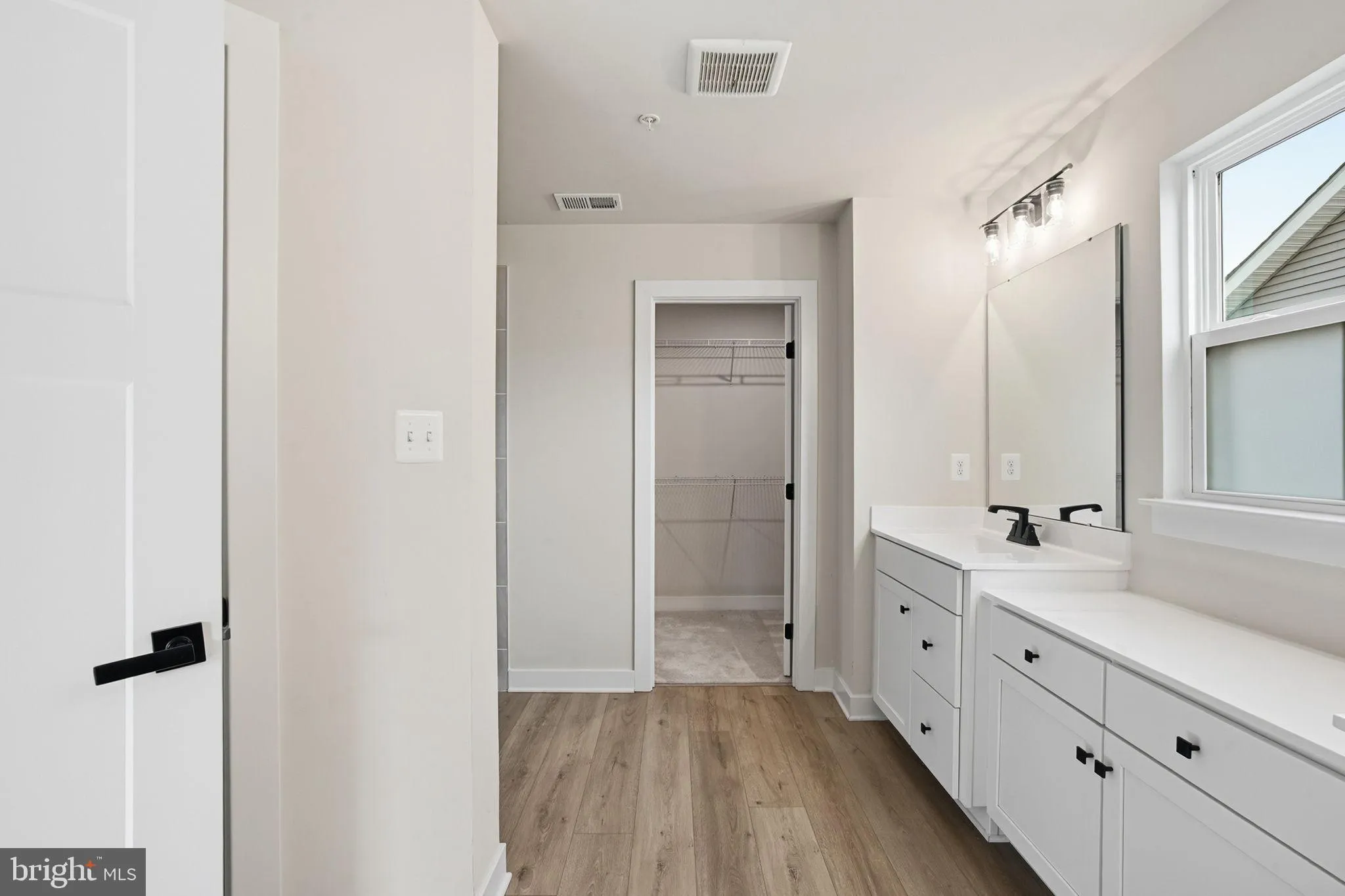 Grasonville, Maryland 21638, United States, 5 Bedrooms Bedrooms, ,3 BathroomsBathrooms,Residential,Active,255189