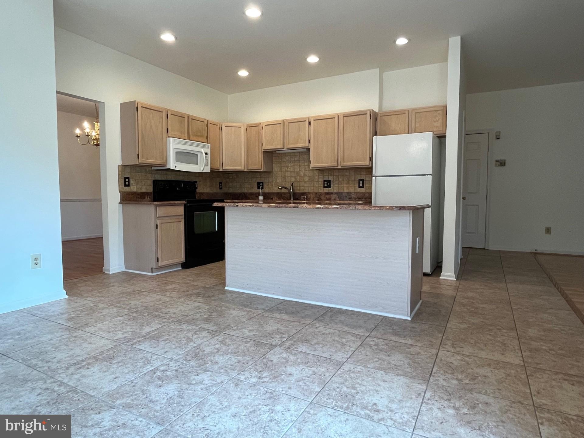 POLO FIELDS - Residential Lease