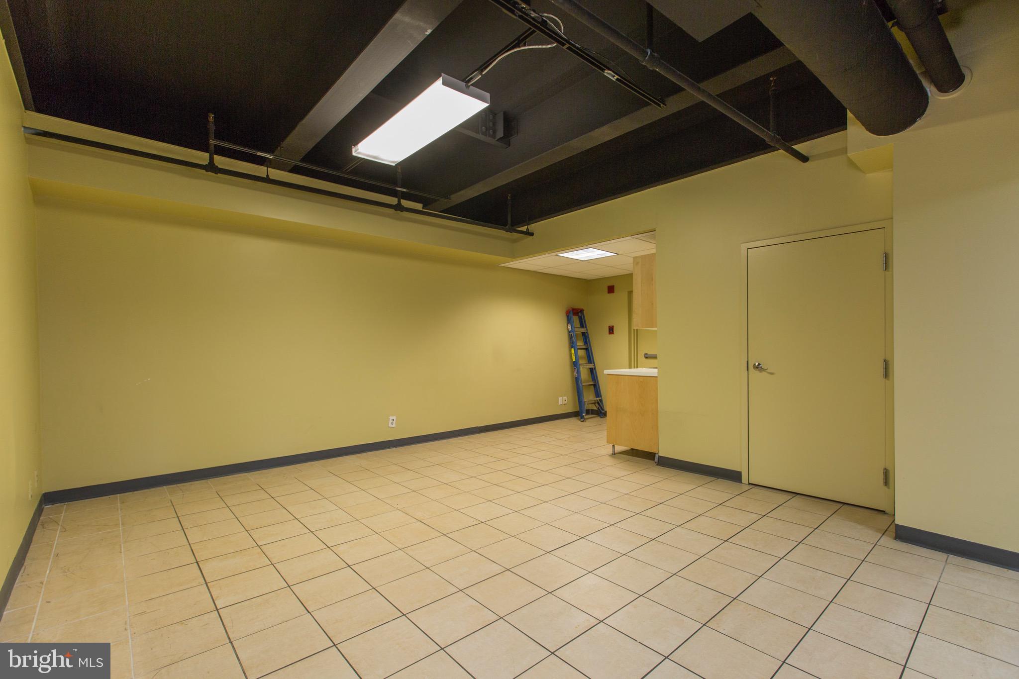 PENN'S LANDING - Commercial Lease