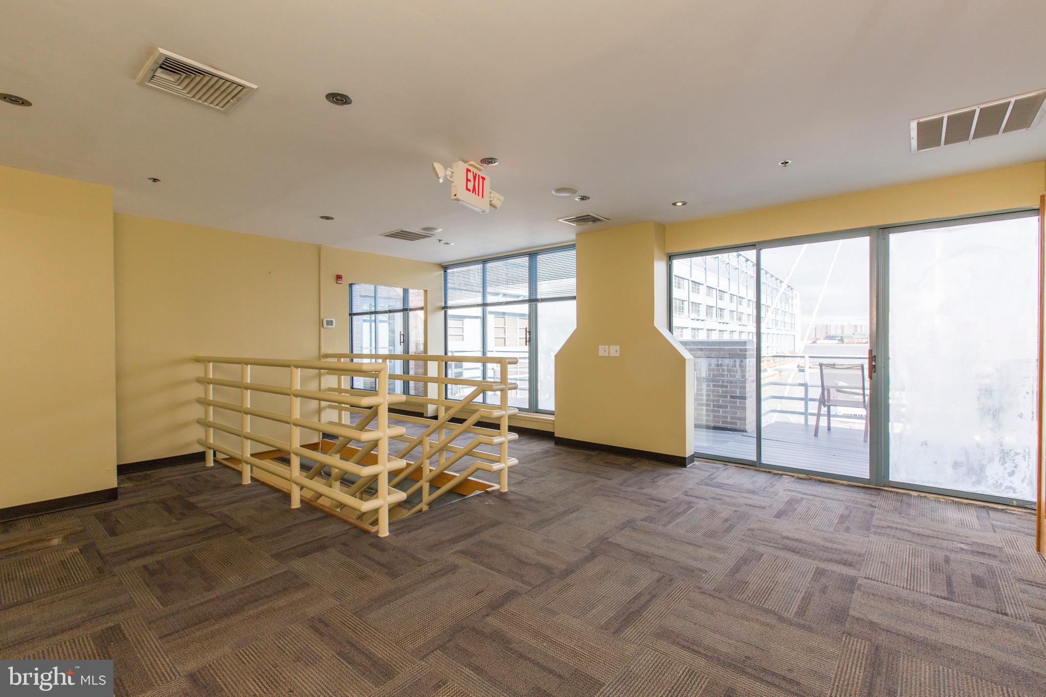 3 N COLUMBUS BOULEVARD 7