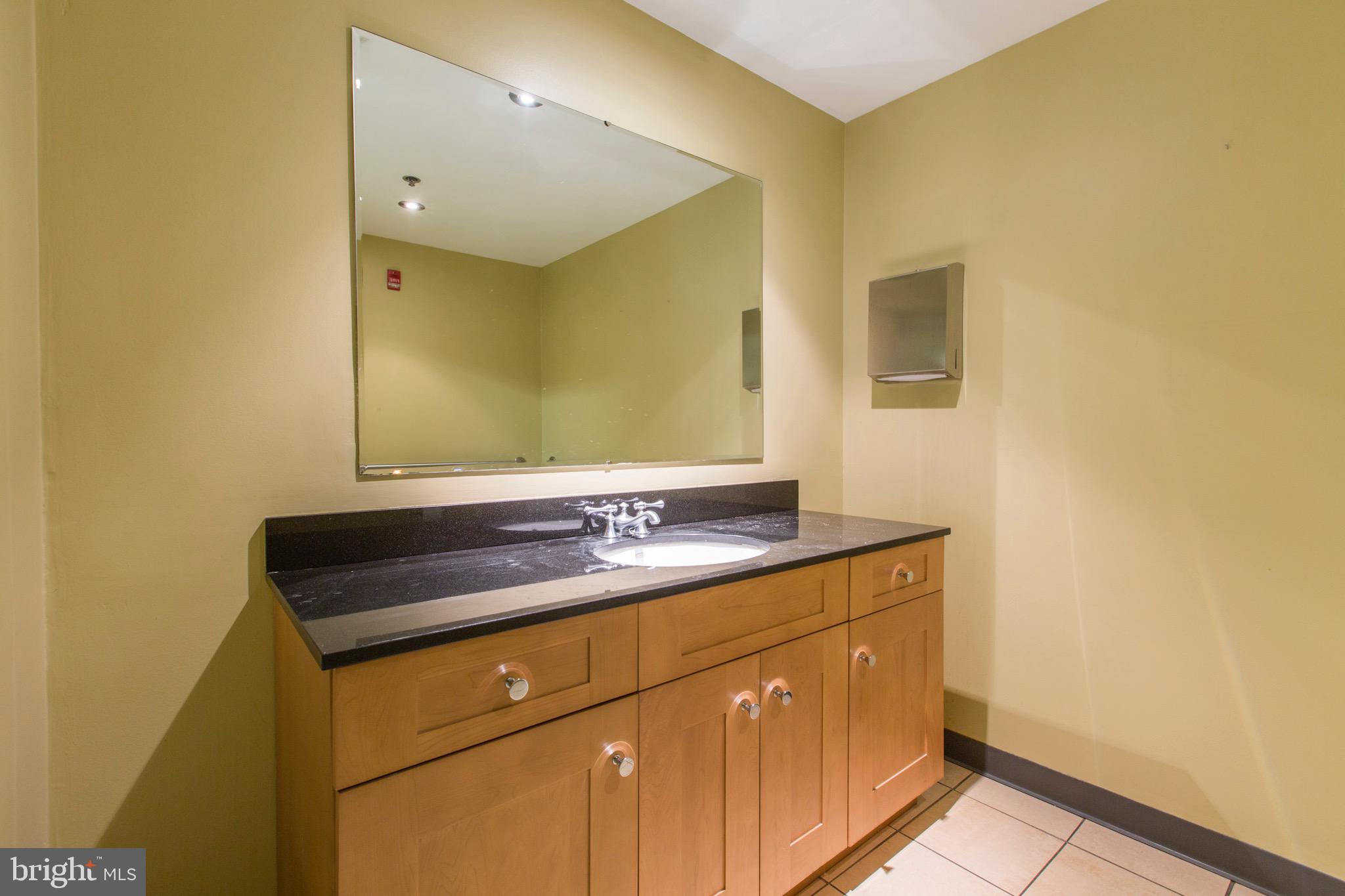 PENN'S LANDING - Commercial Lease