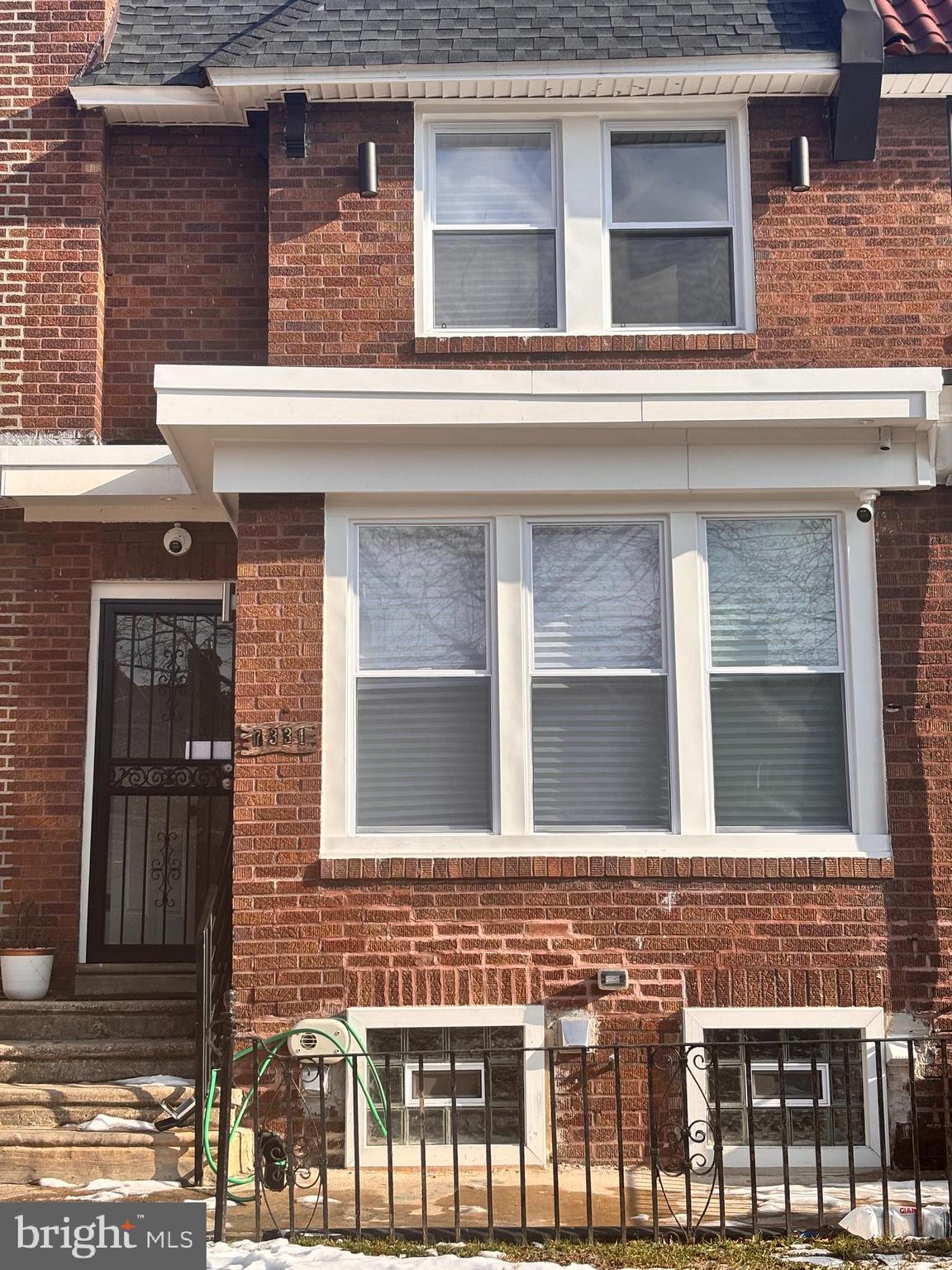 EAST OAK LANE - Residential Lease