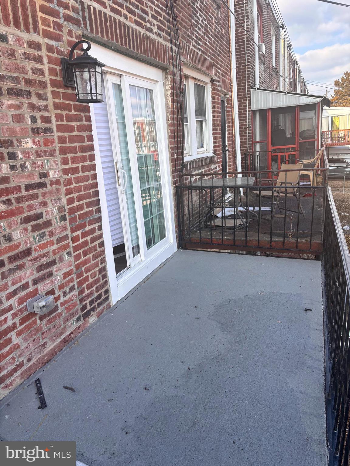 EAST OAK LANE - Residential Lease