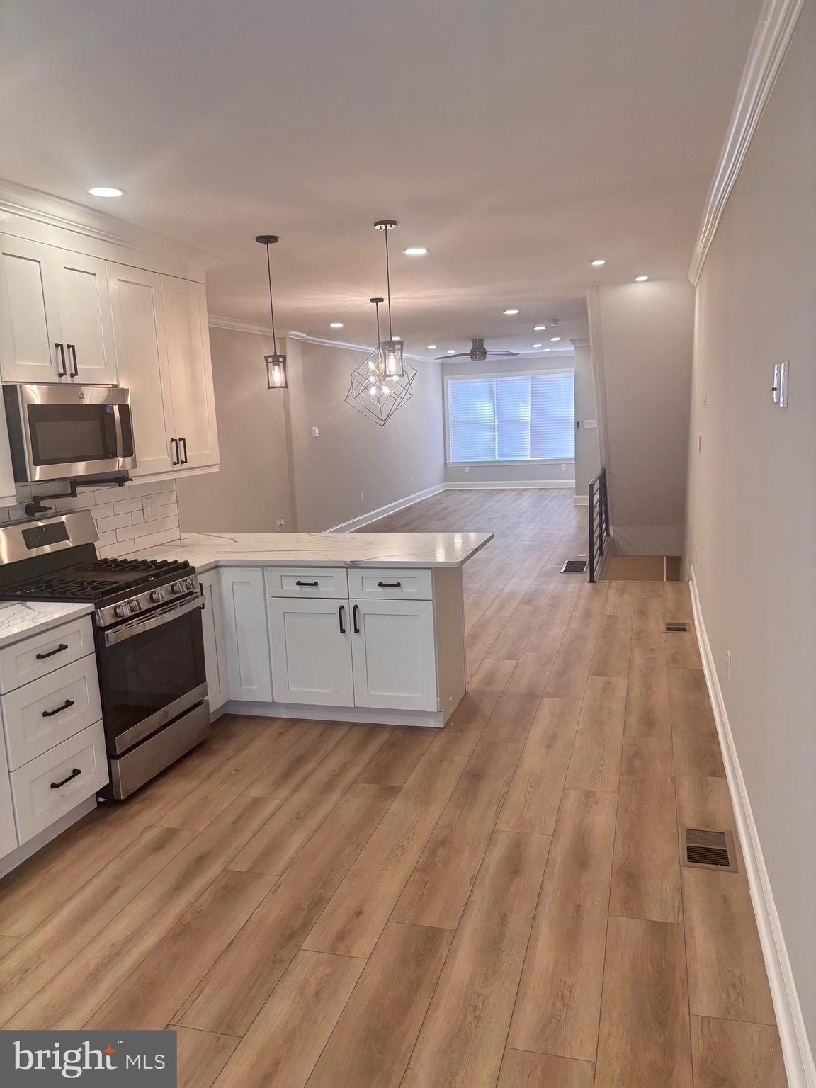 EAST OAK LANE - Residential Lease