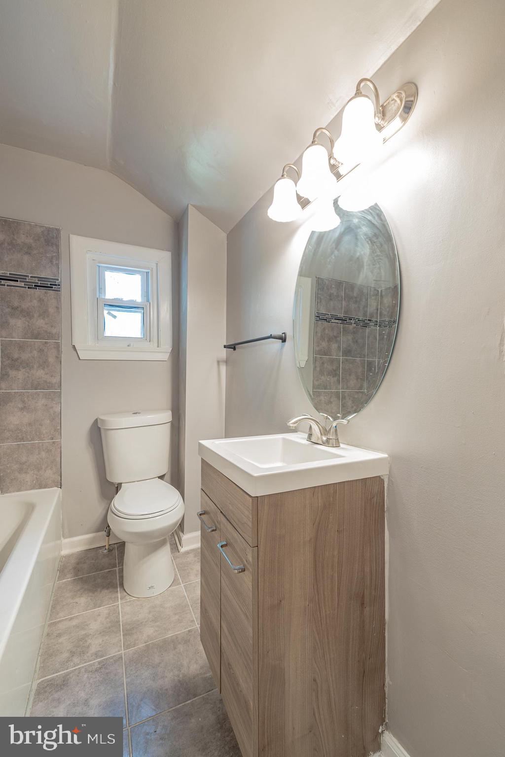 EAST COLUMBIA - Residential