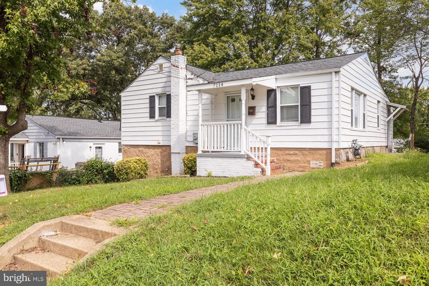 FINAL REDUCTION!!Cozy 4 Bedroom, Tri-level home in sought after Hyattsville, MD. Featuring dine-in kitchen, a spacious living room, upgraded appliances and new floors on the lower level