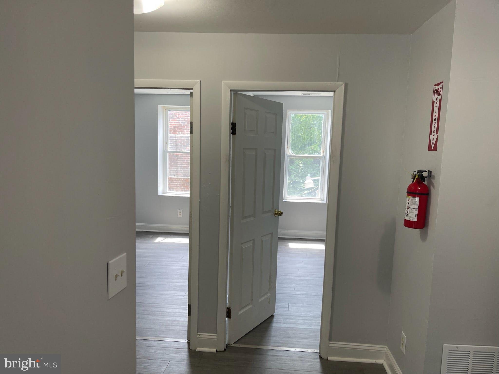 1004 S 52ND STREET 6 6.2R