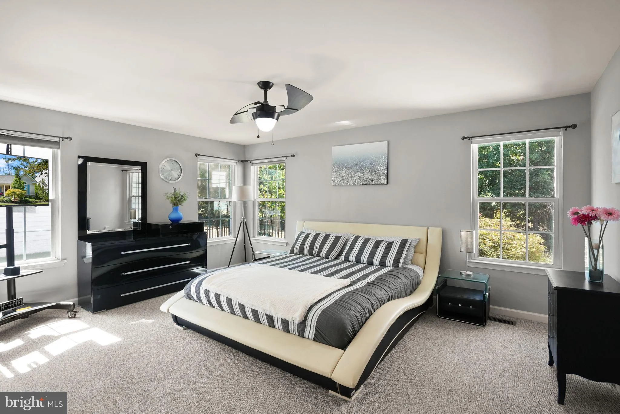 Warrenton, Virginia 20187, United States, 4 Bedrooms Bedrooms, ,3 BathroomsBathrooms,Residential,Active,201477