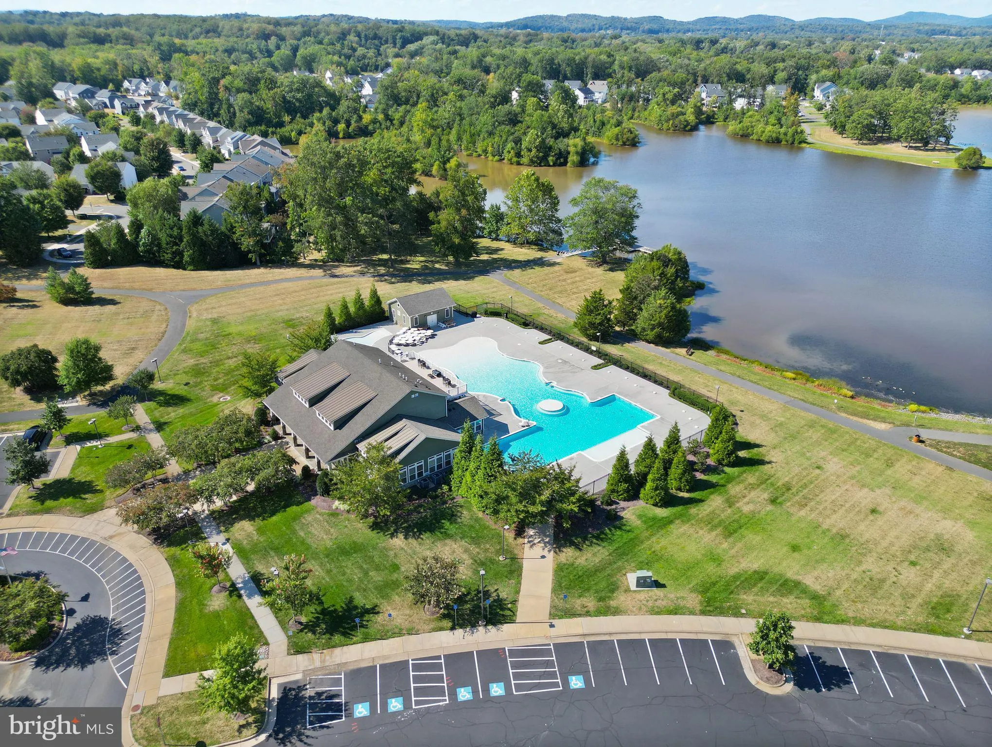 Warrenton, Virginia 20187, United States, 4 Bedrooms Bedrooms, ,3 BathroomsBathrooms,Residential,Active,201477