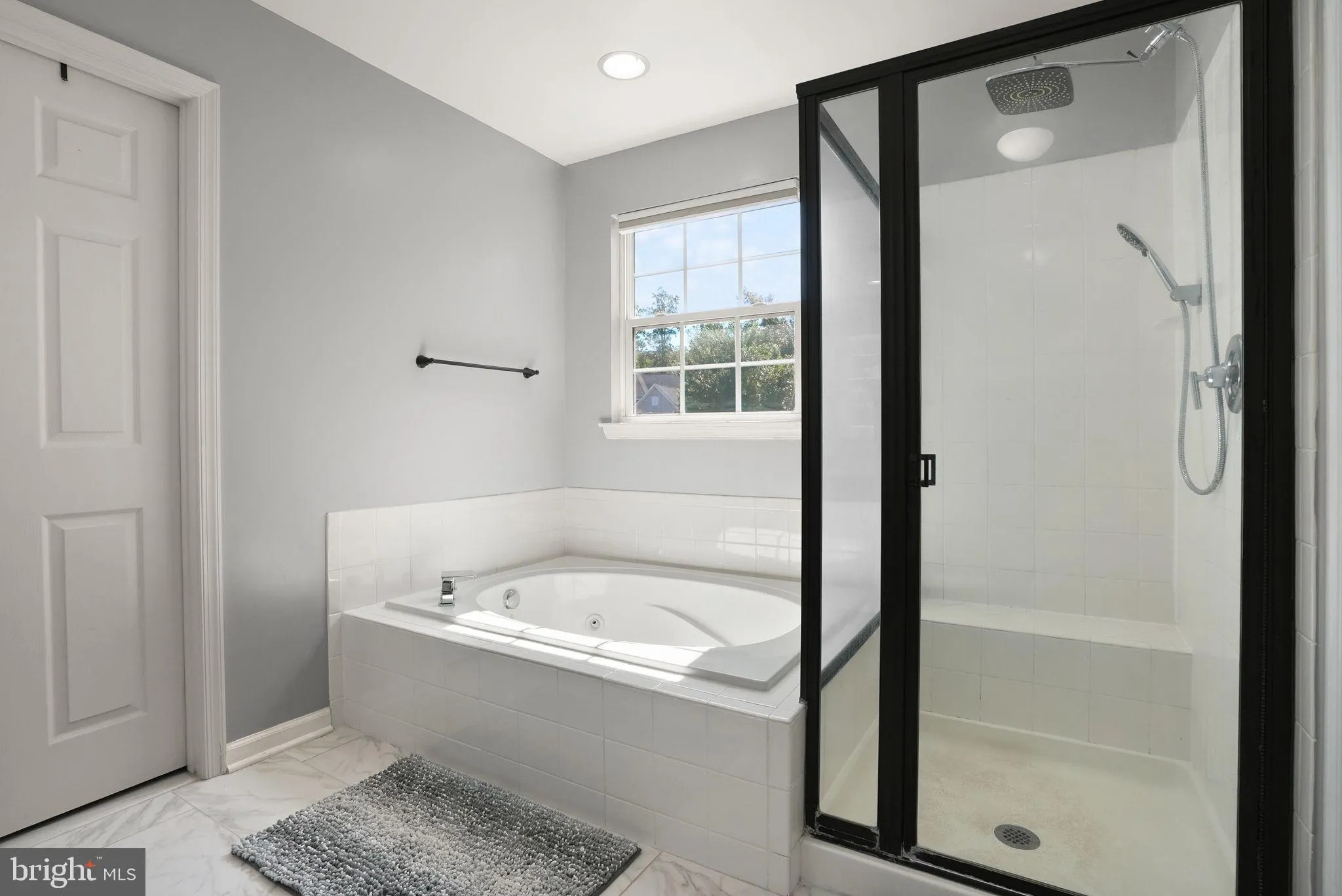 Warrenton, Virginia 20187, United States, 4 Bedrooms Bedrooms, ,3 BathroomsBathrooms,Residential,Active,201477