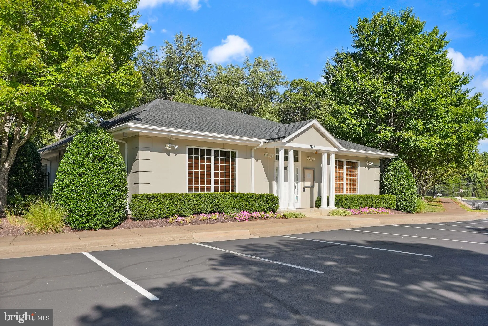 Warrenton, Virginia 20187, United States, 4 Bedrooms Bedrooms, ,3 BathroomsBathrooms,Residential,Active,201477