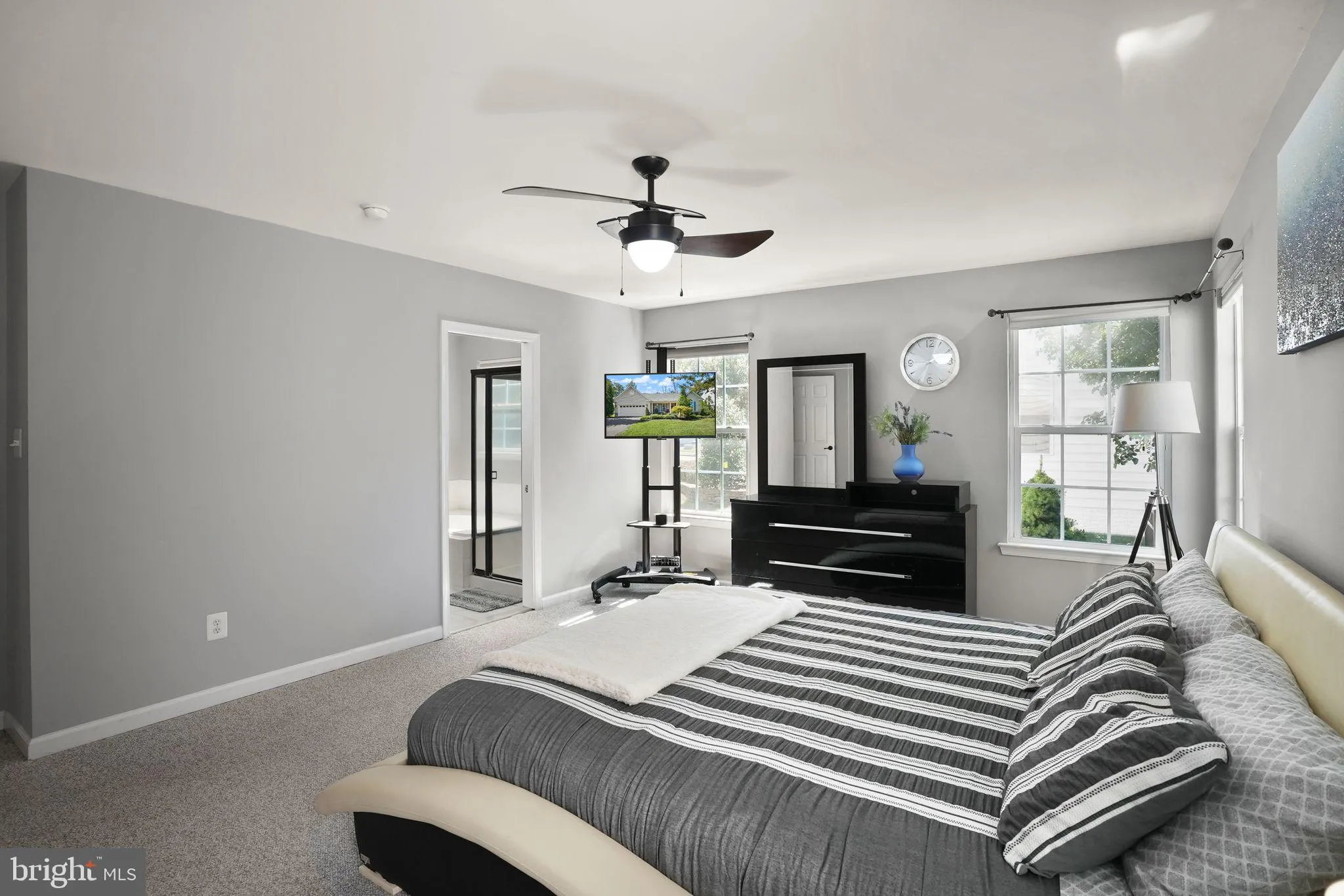 Warrenton, Virginia 20187, United States, 4 Bedrooms Bedrooms, ,3 BathroomsBathrooms,Residential,Active,201477