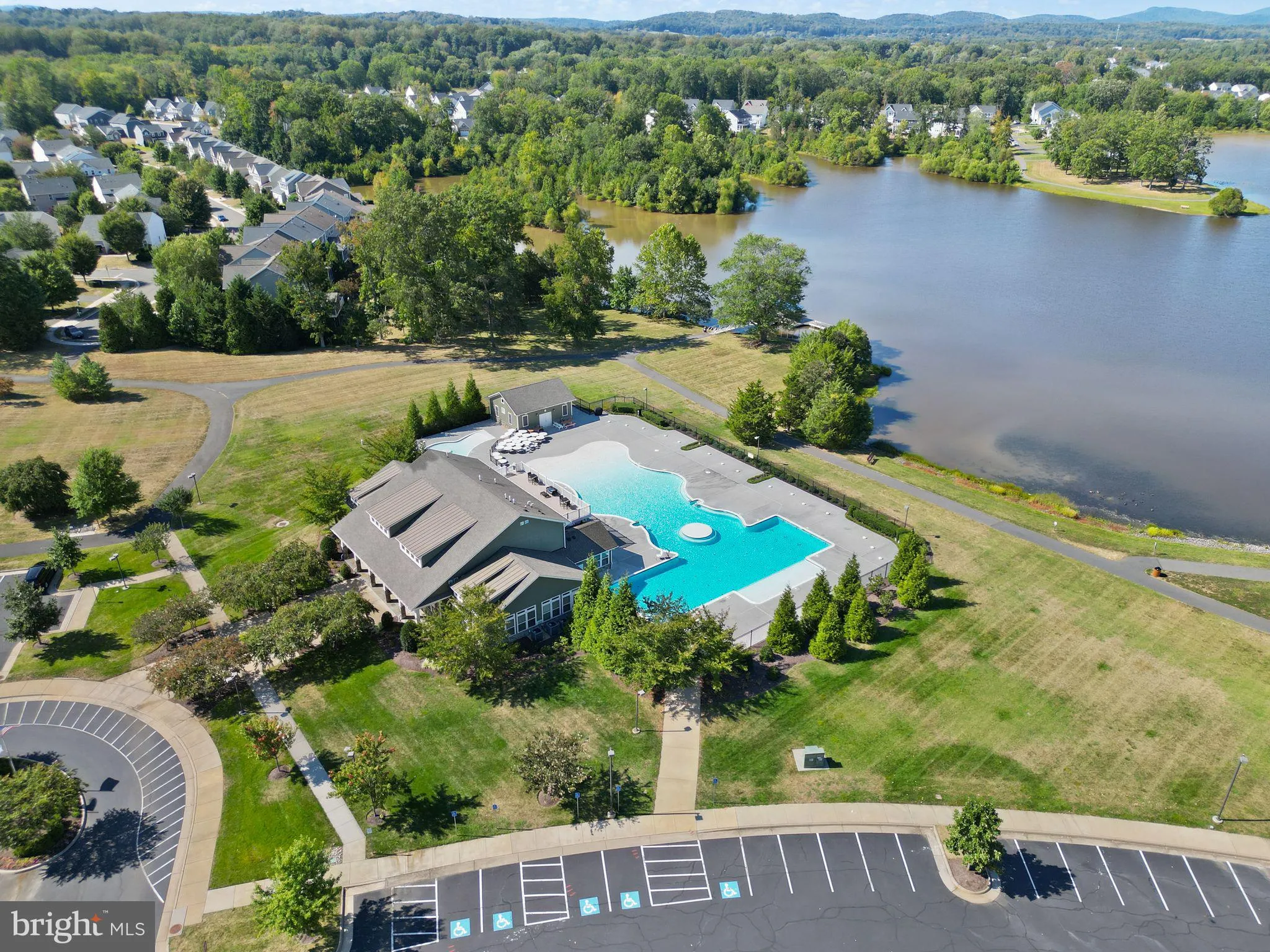 Warrenton, Virginia 20187, United States, 4 Bedrooms Bedrooms, ,3 BathroomsBathrooms,Residential,Active,201477