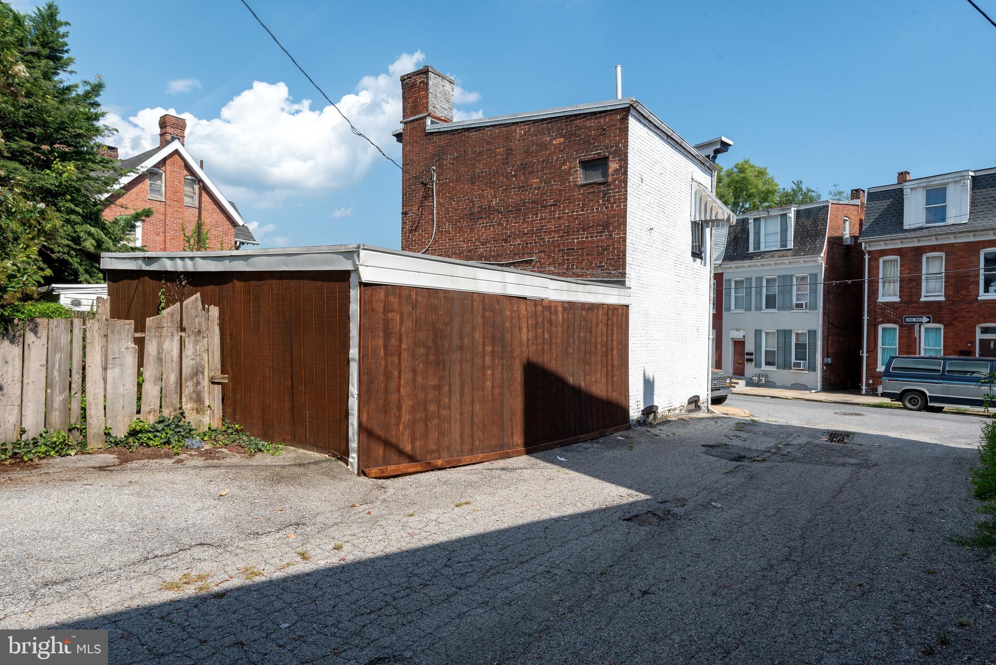 315 W NORTH STREET