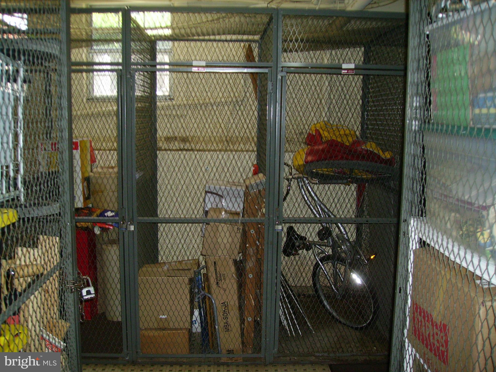 COLONIAL VILLAGE - Residential Lease