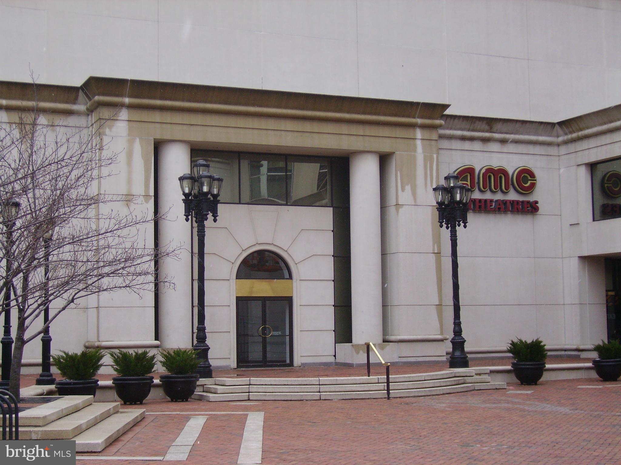 COLONIAL VILLAGE - Residential Lease