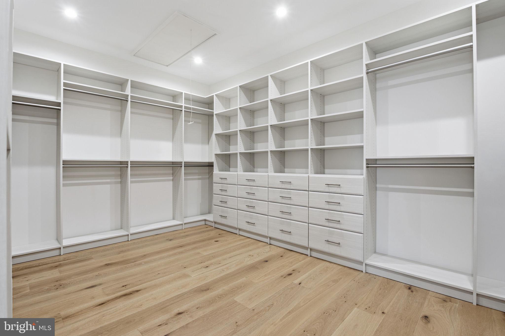 BURNING TREE VALLEY - Residential