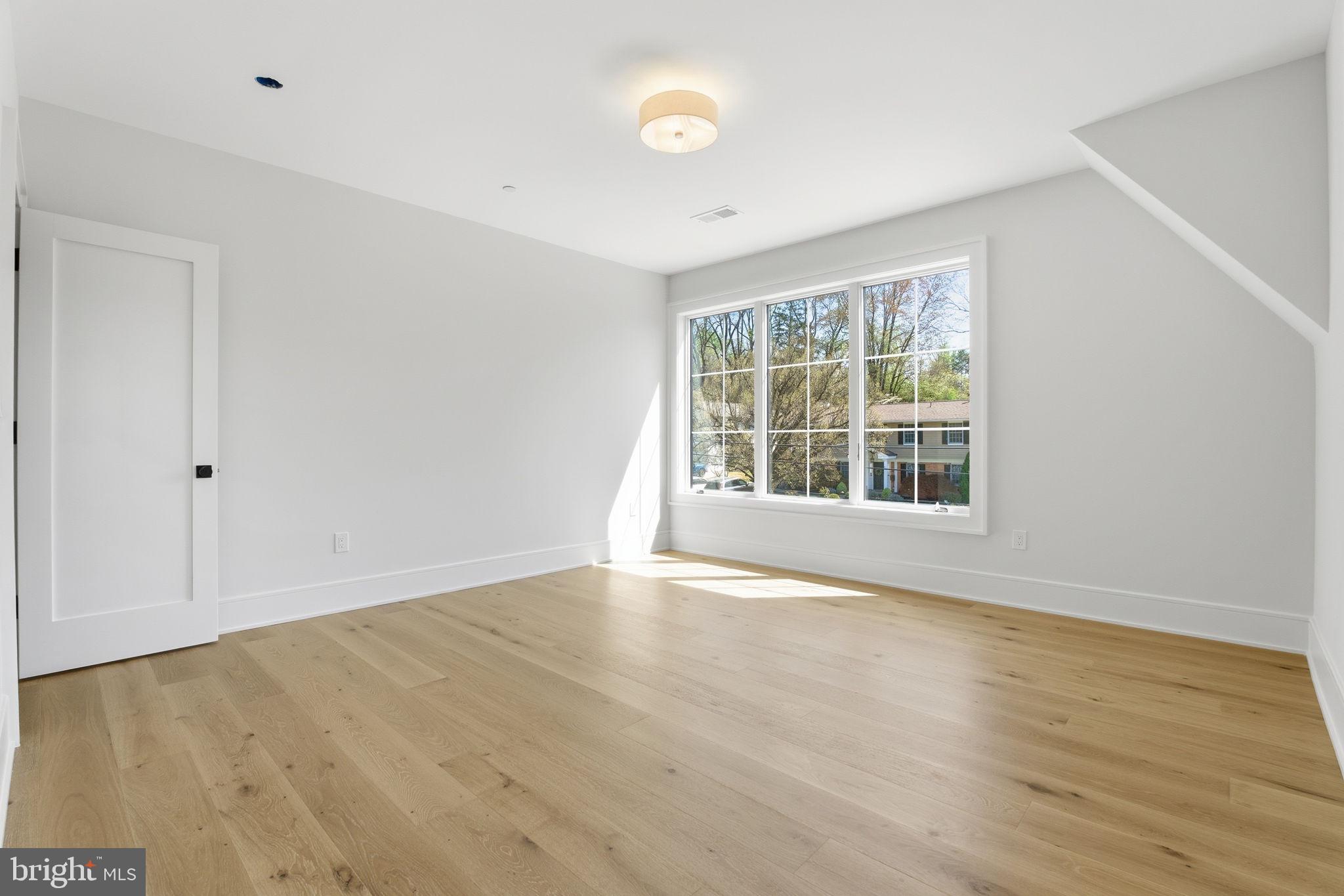 BURNING TREE VALLEY - Residential