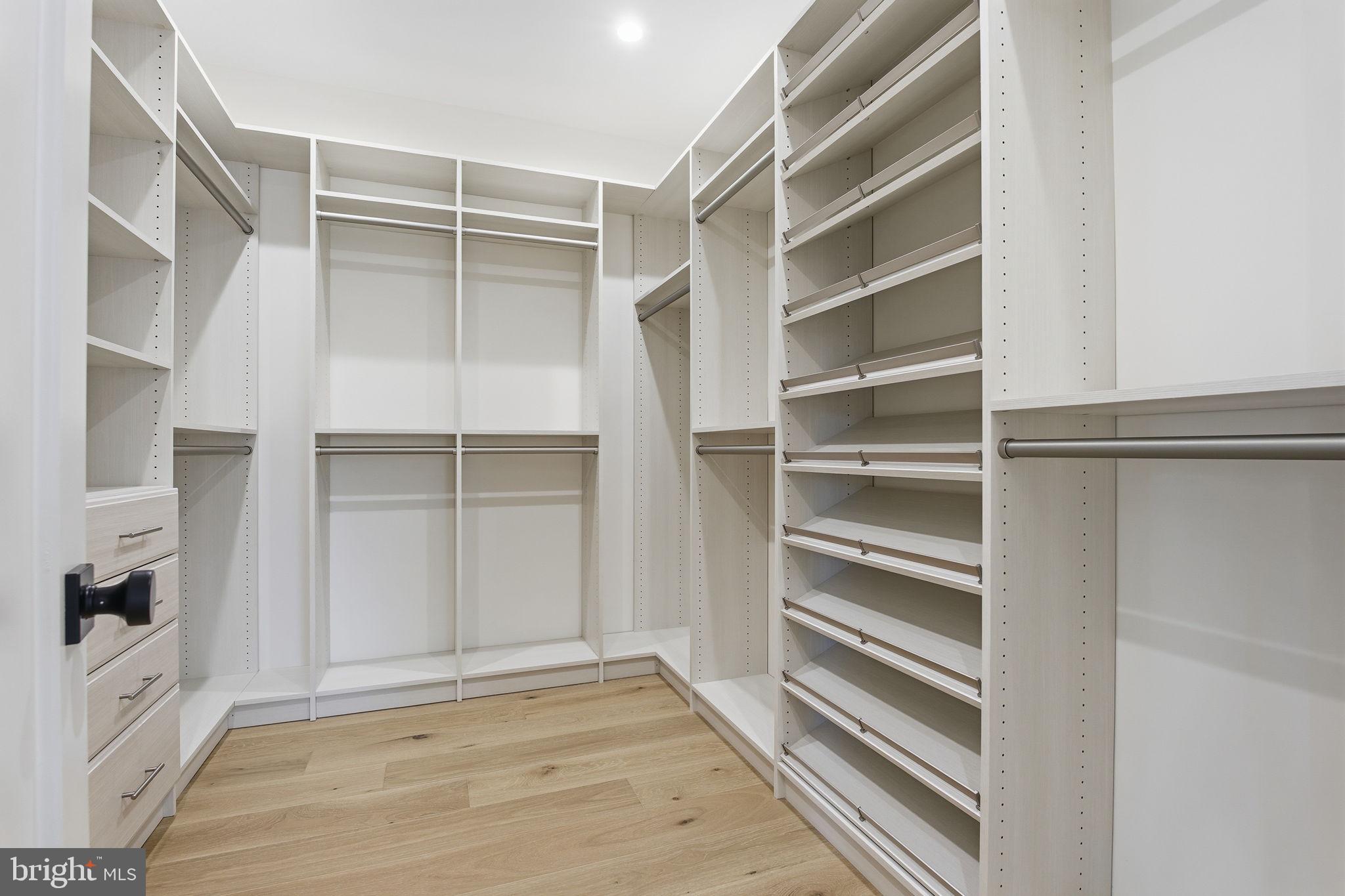 BURNING TREE VALLEY - Residential