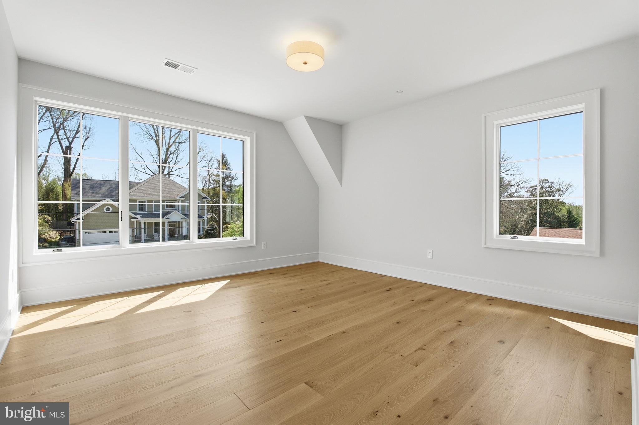 BURNING TREE VALLEY - Residential