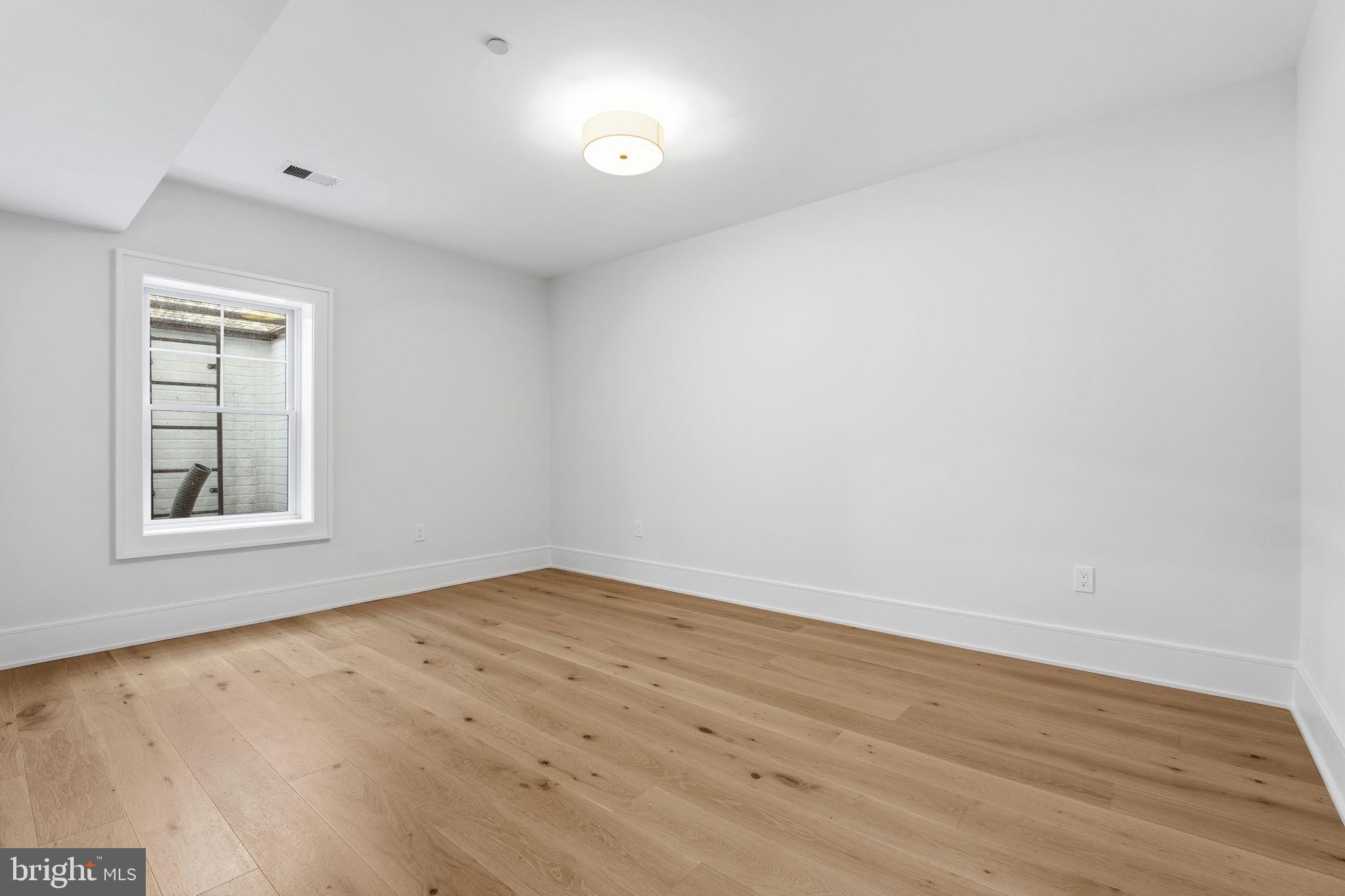 BURNING TREE VALLEY - Residential