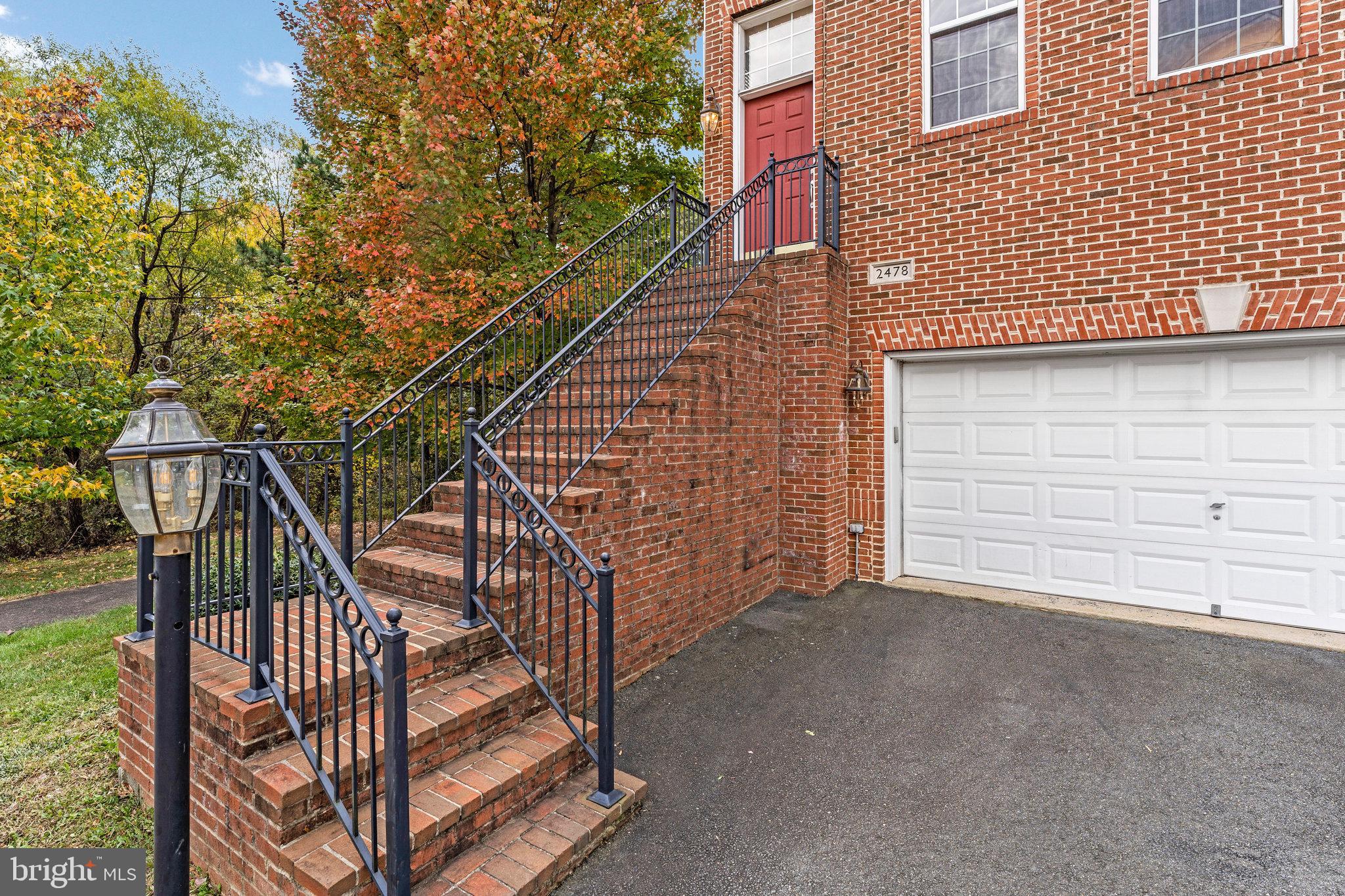 PARKSIDE VILLAGE - Residential Lease