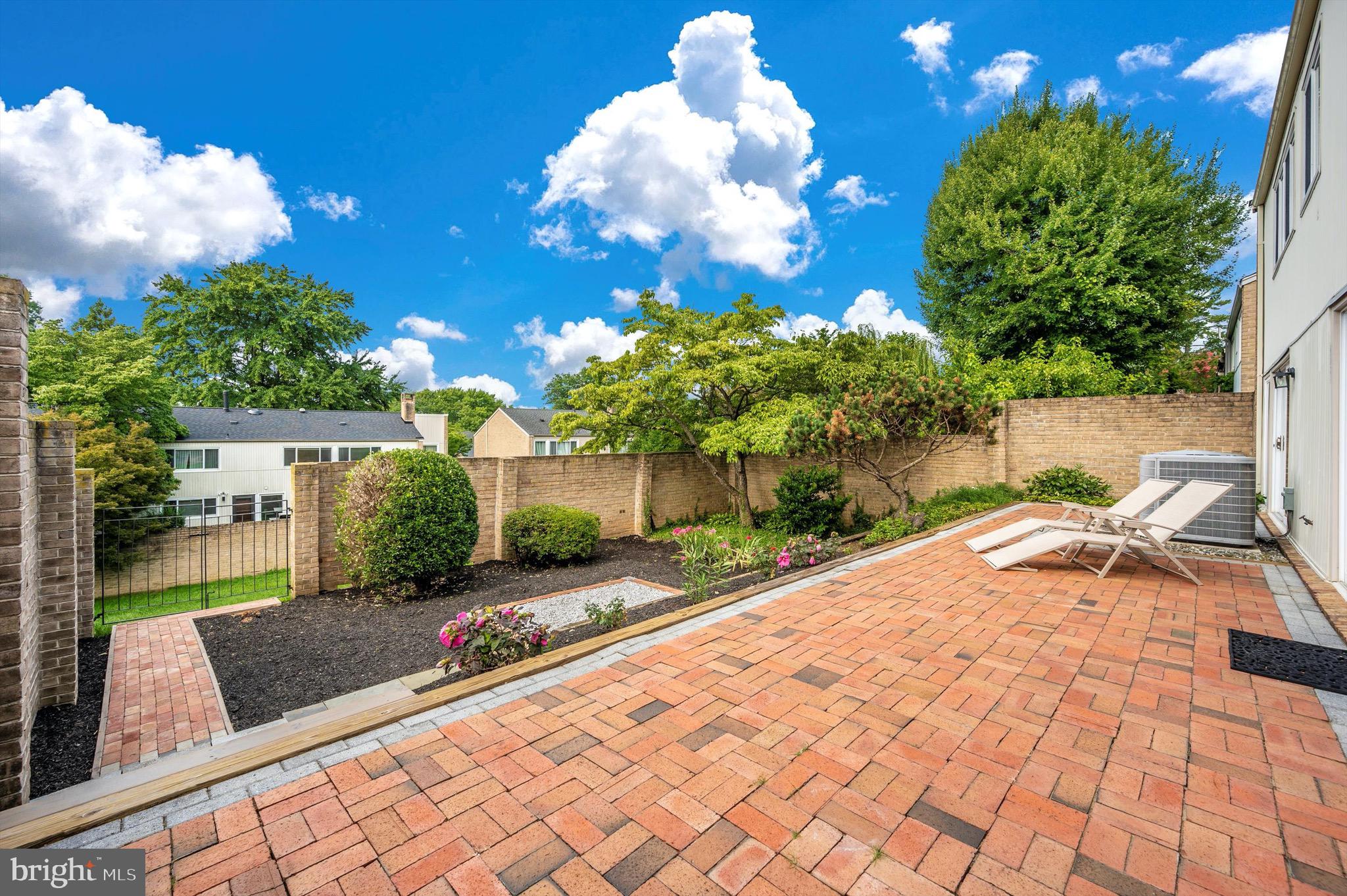 MONTGOMERY VILLAGE - Residential