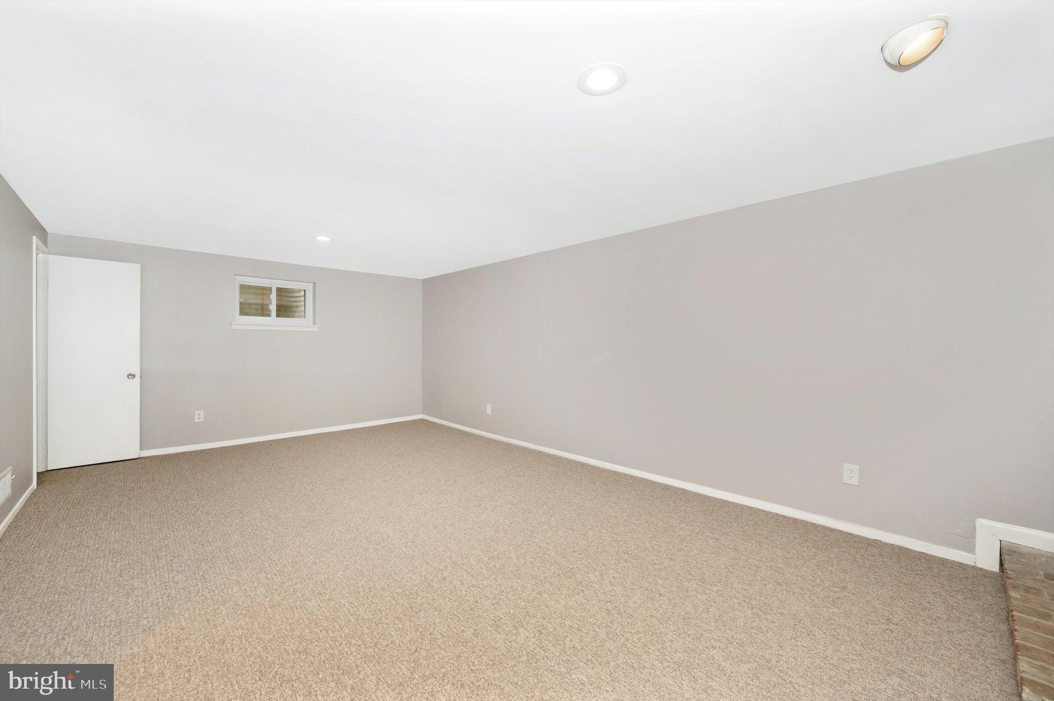 MONTGOMERY VILLAGE - Residential