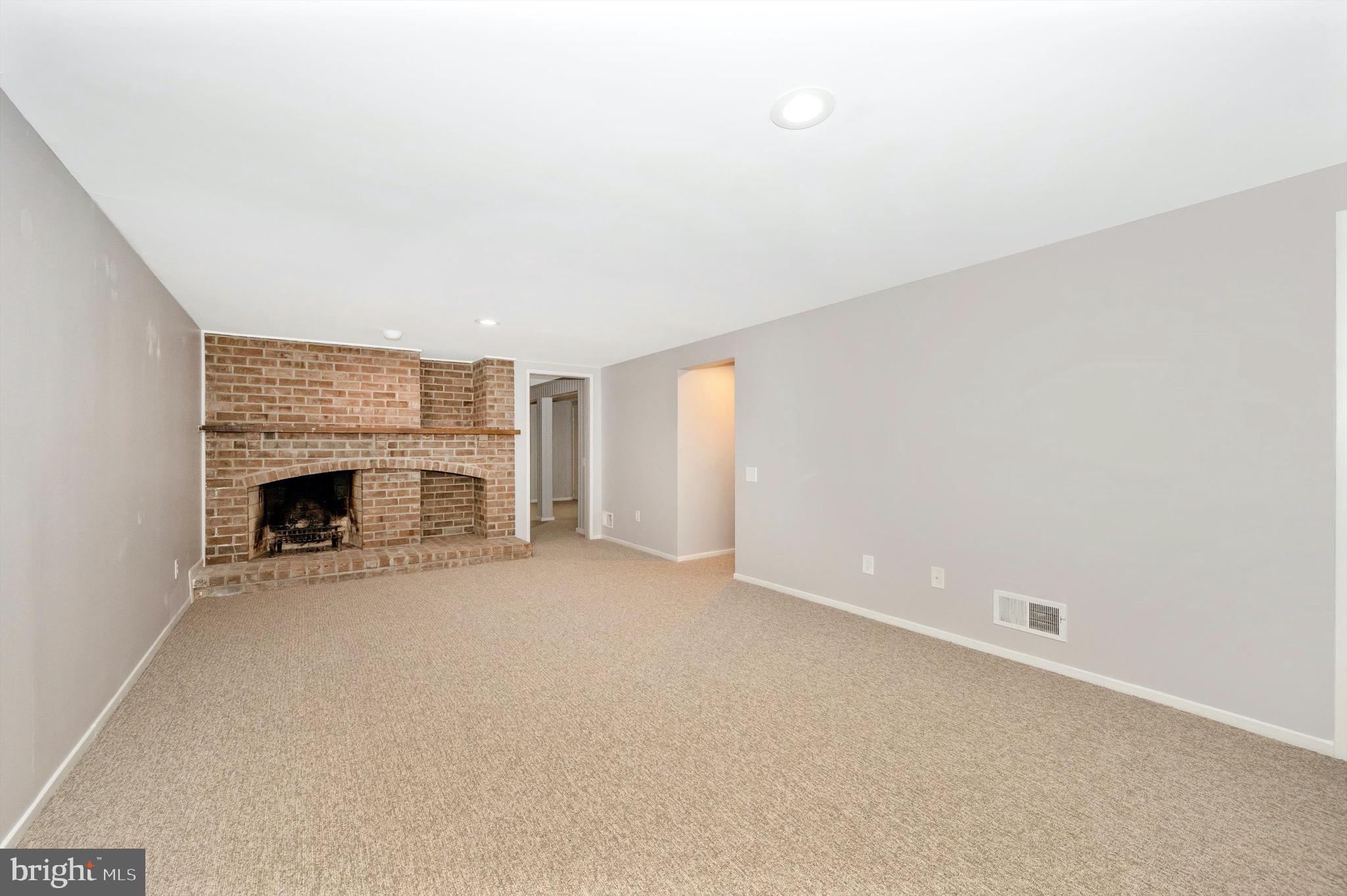 MONTGOMERY VILLAGE - Residential