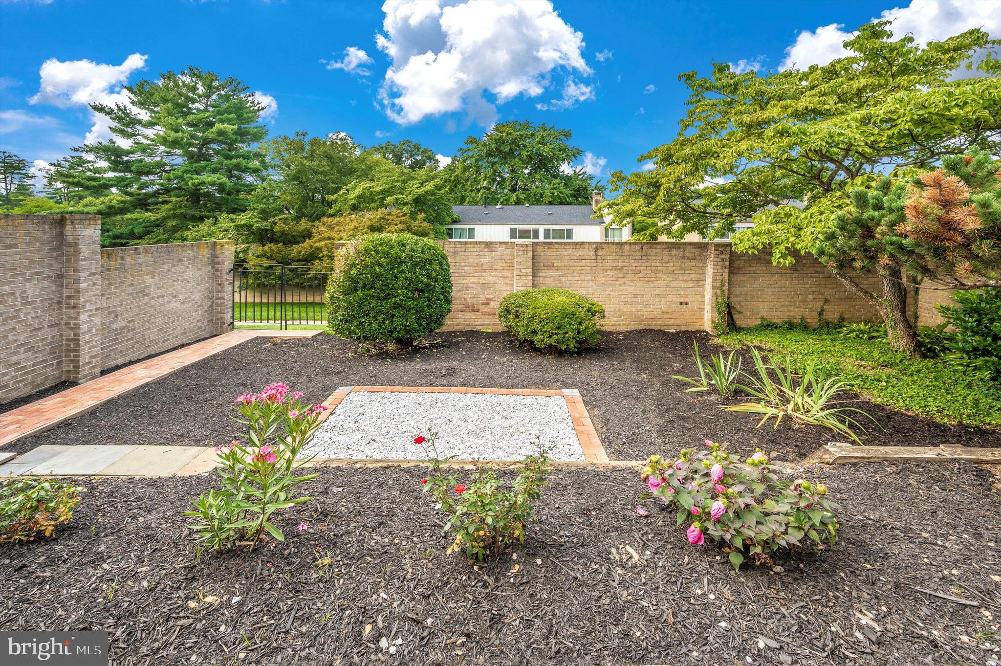 MONTGOMERY VILLAGE - Residential