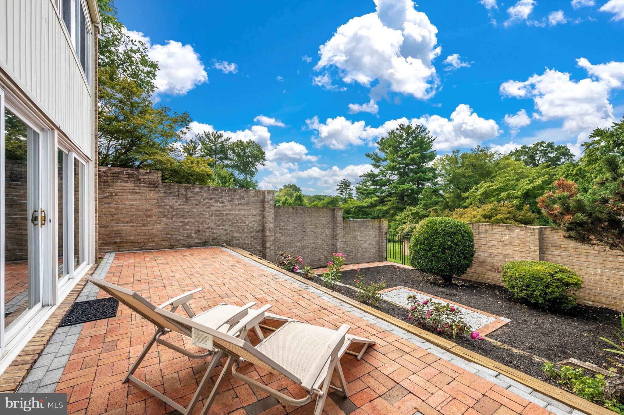 MONTGOMERY VILLAGE - Residential