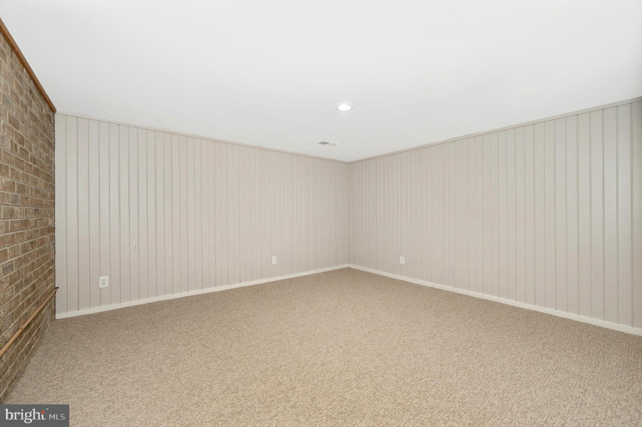 MONTGOMERY VILLAGE - Residential