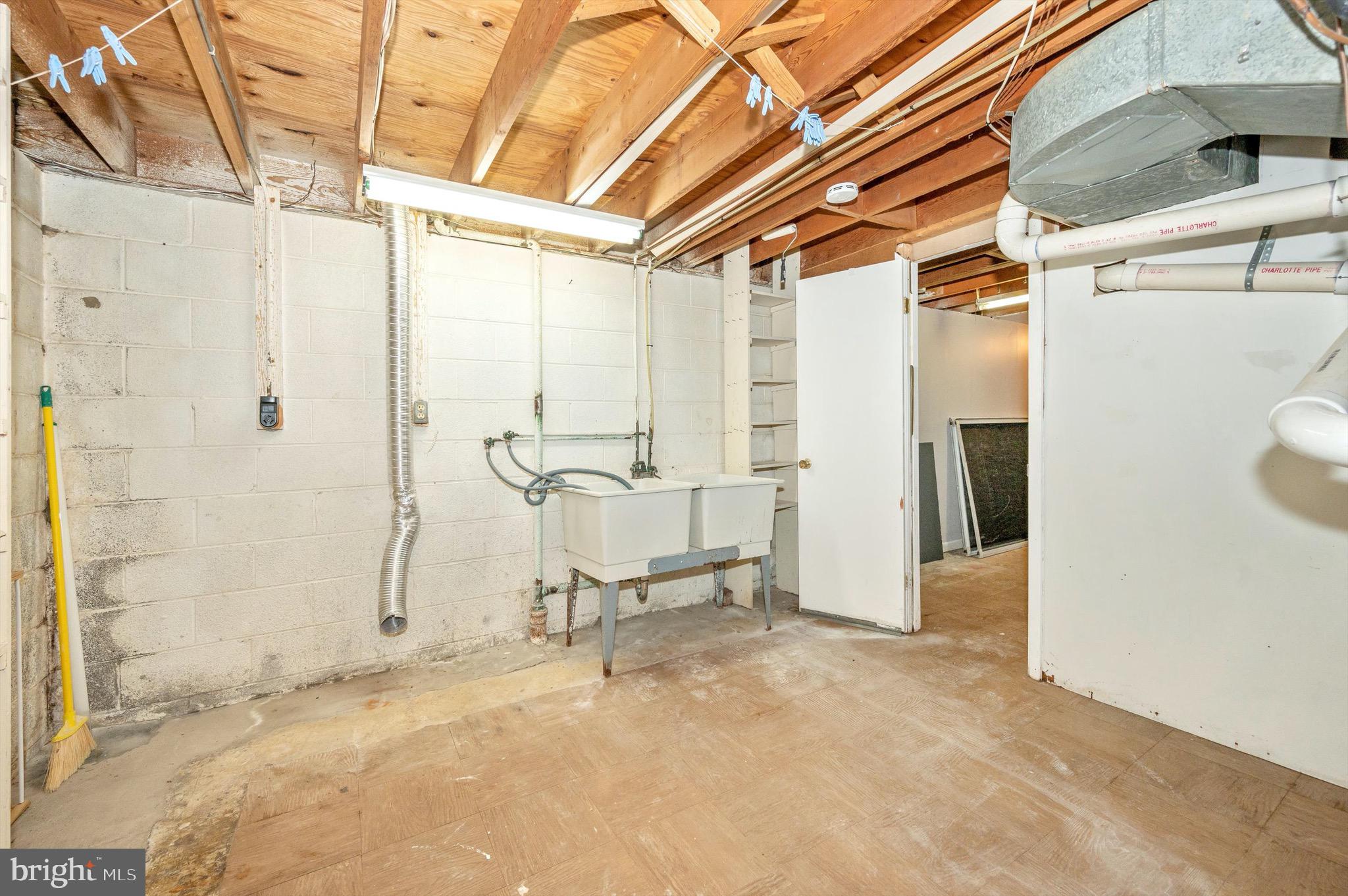 MONTGOMERY VILLAGE - Residential