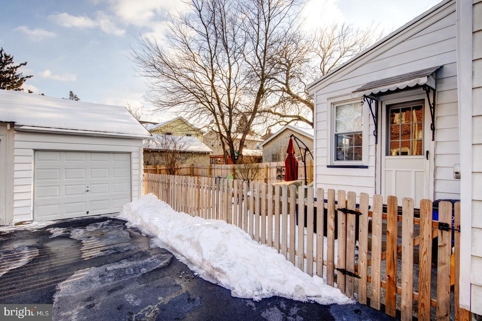 LLANERCH - Residential