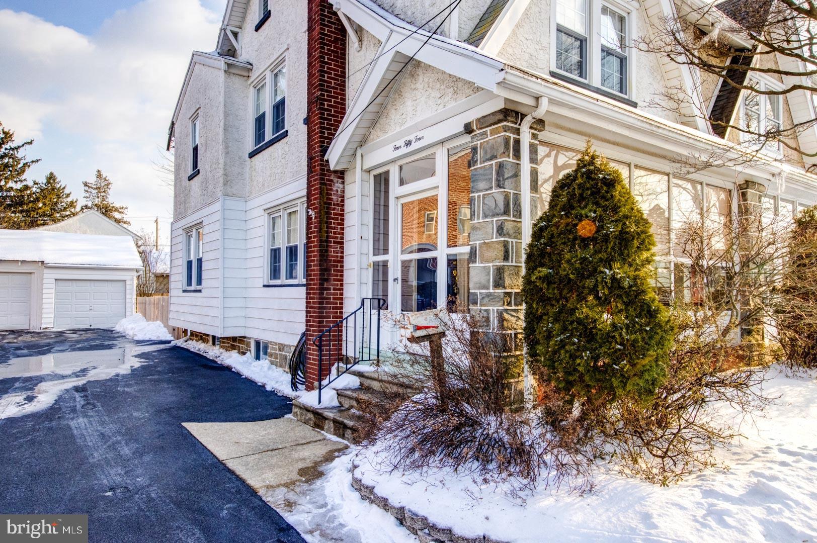 LLANERCH - Residential