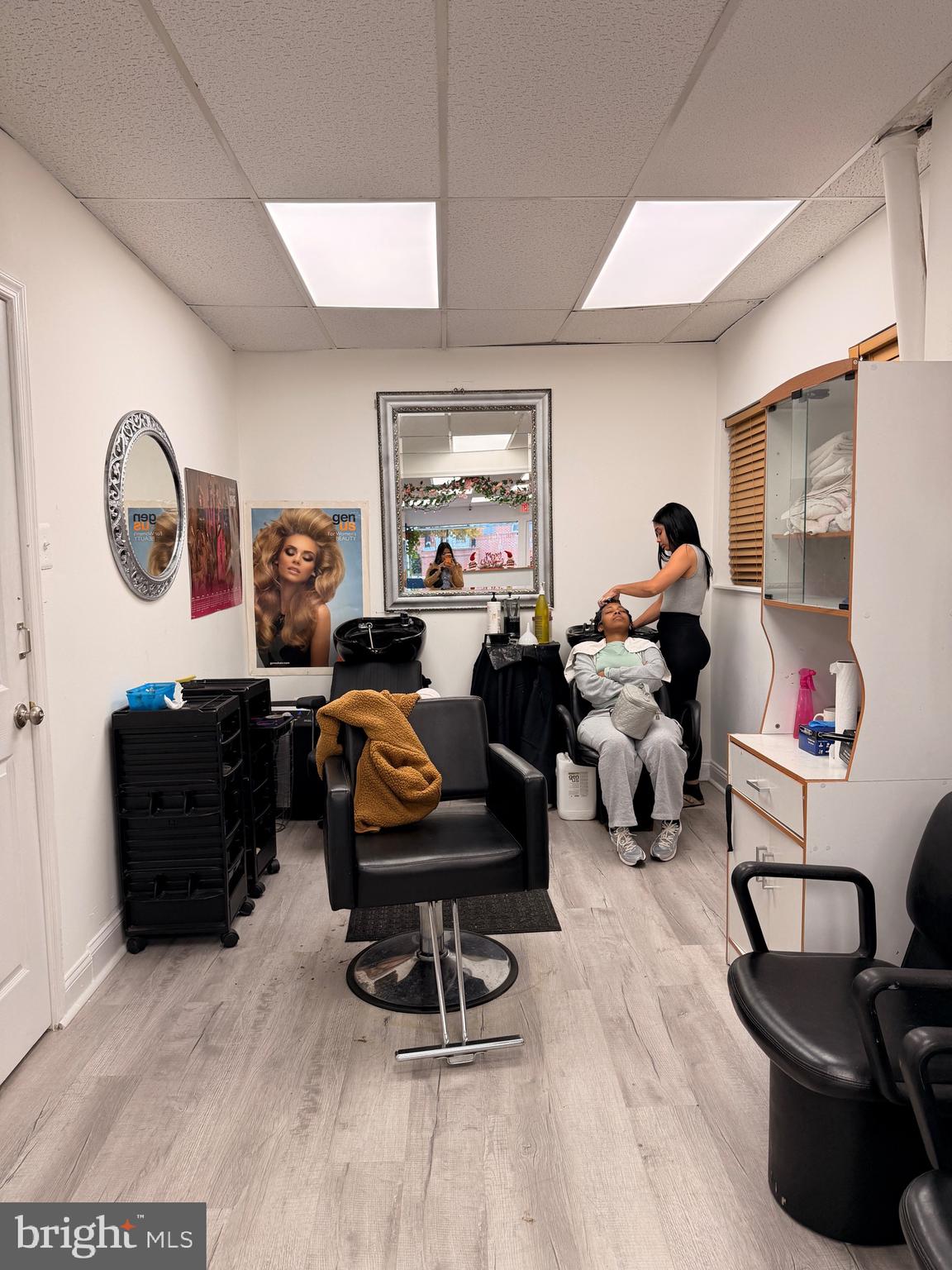 WILLOW GROVE - Commercial Sale