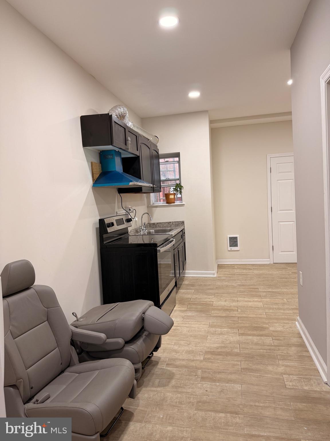 WILLOW GROVE - Commercial Sale